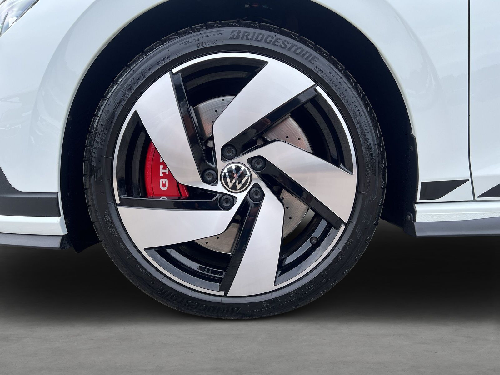 Volkswagen - Golf GTI_7