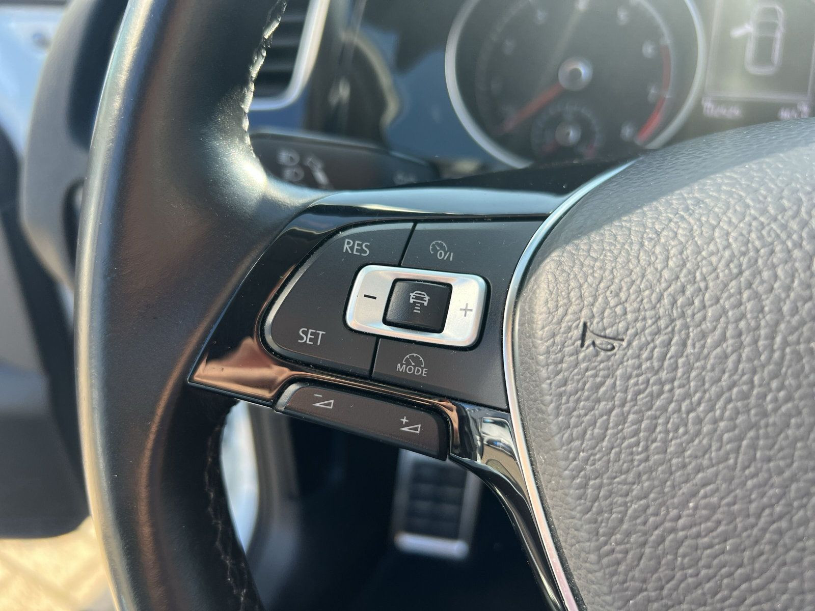 Volkswagen - Golf_24