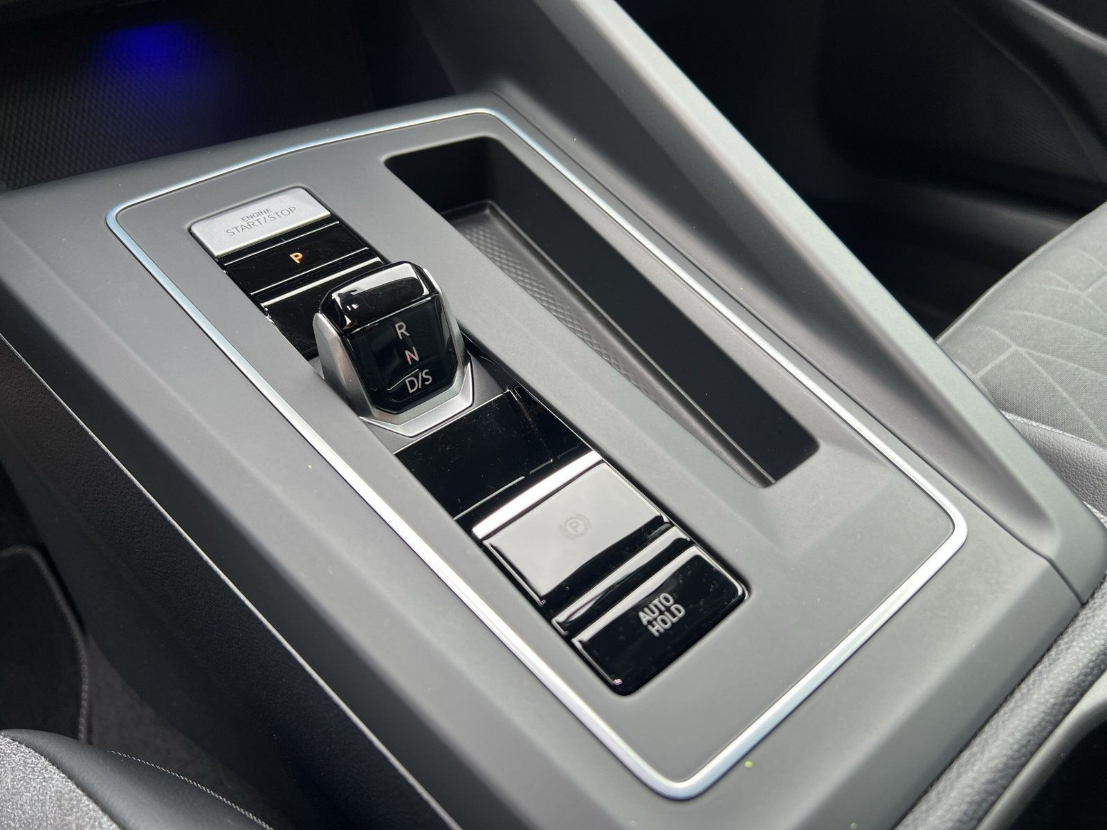 Volkswagen - Golf_16