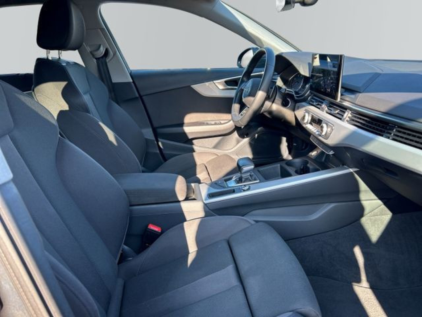 Audi - A4 Limousine_10