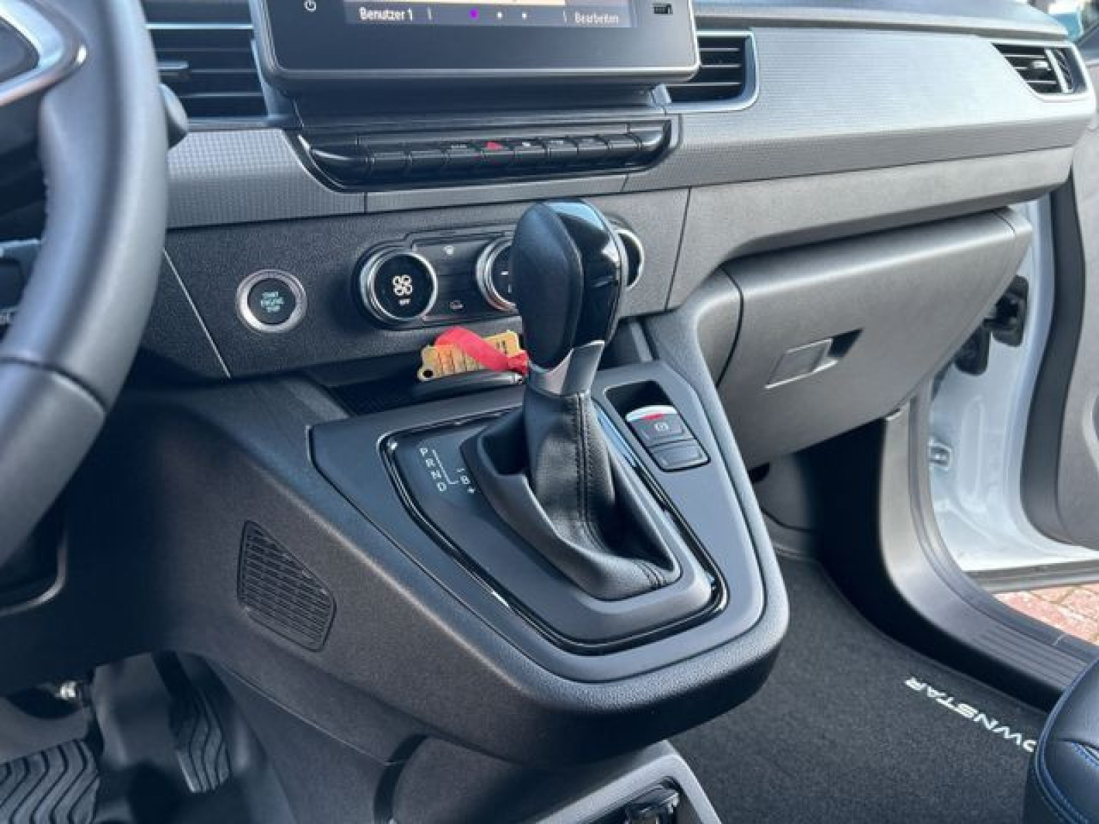 Nissan - Townstar_15