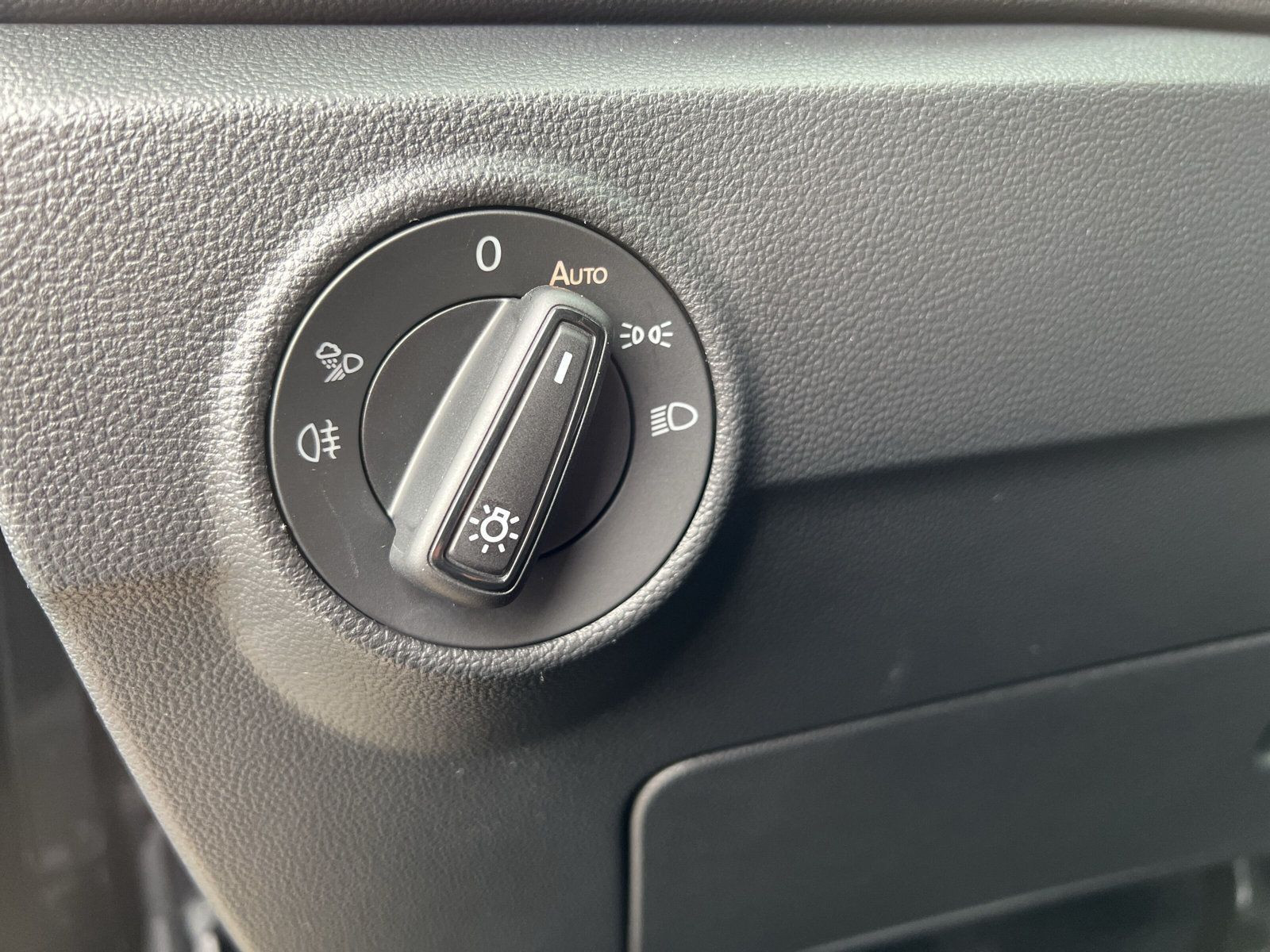 Volkswagen - T-Roc_26