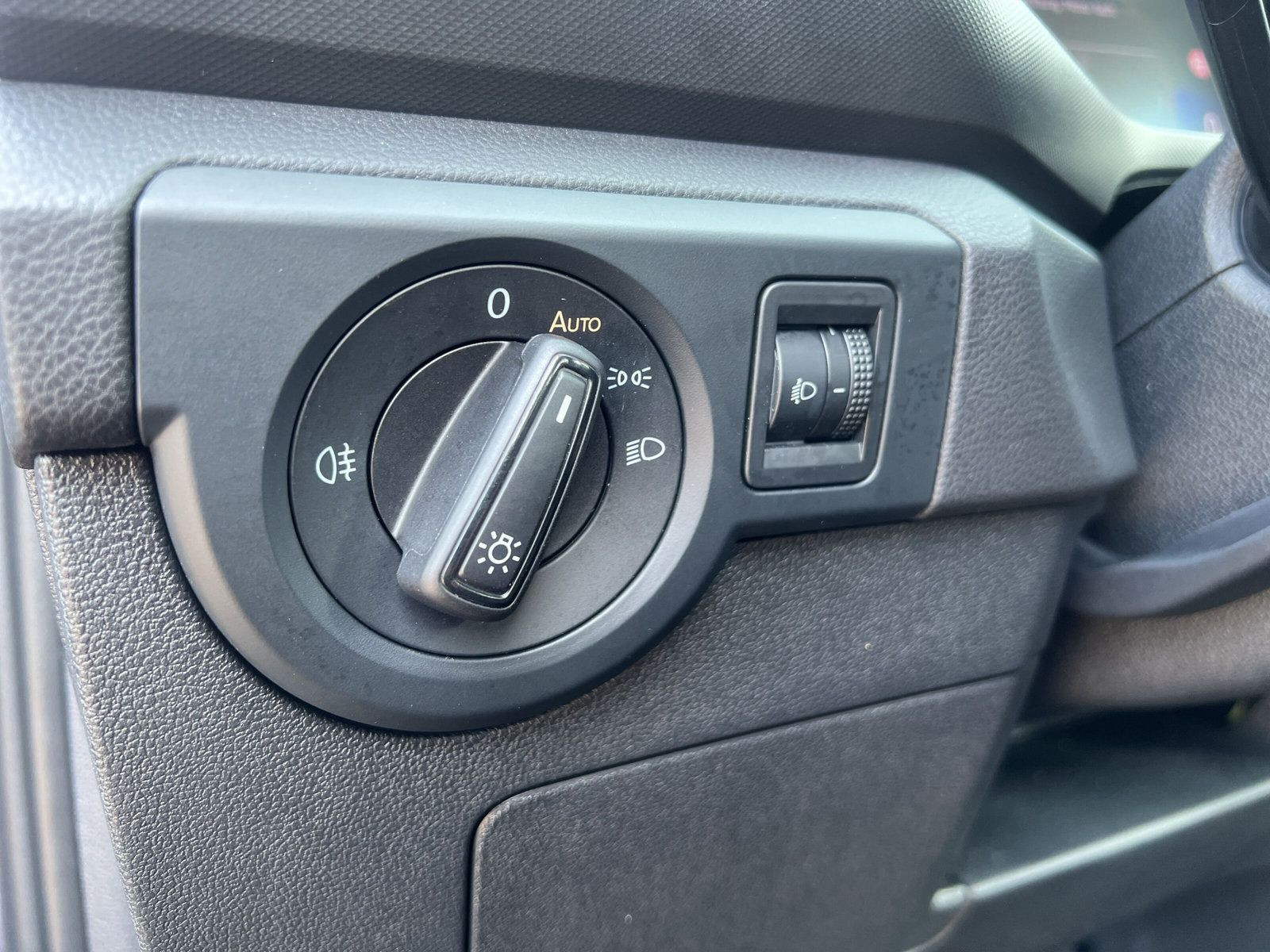 Volkswagen - T-Cross_25