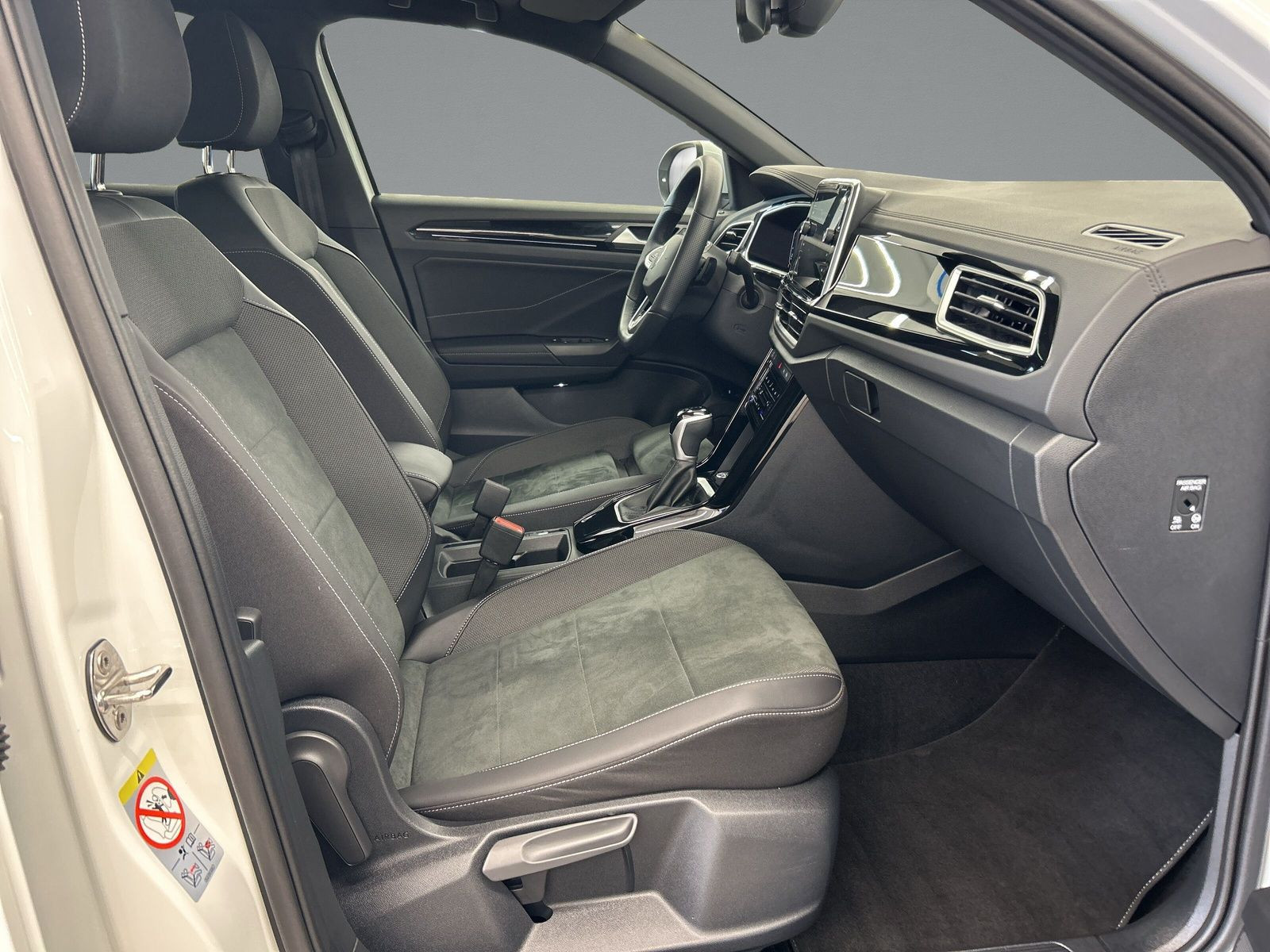 Volkswagen - T-Roc_13