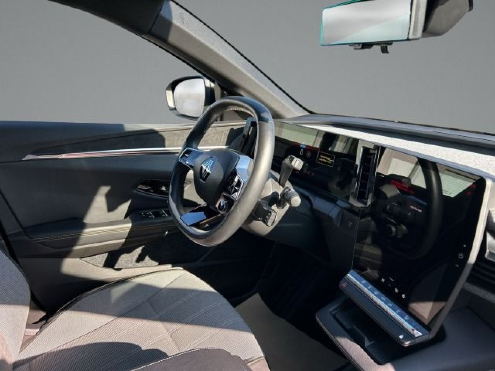 Renault - Megane E-TECH_14