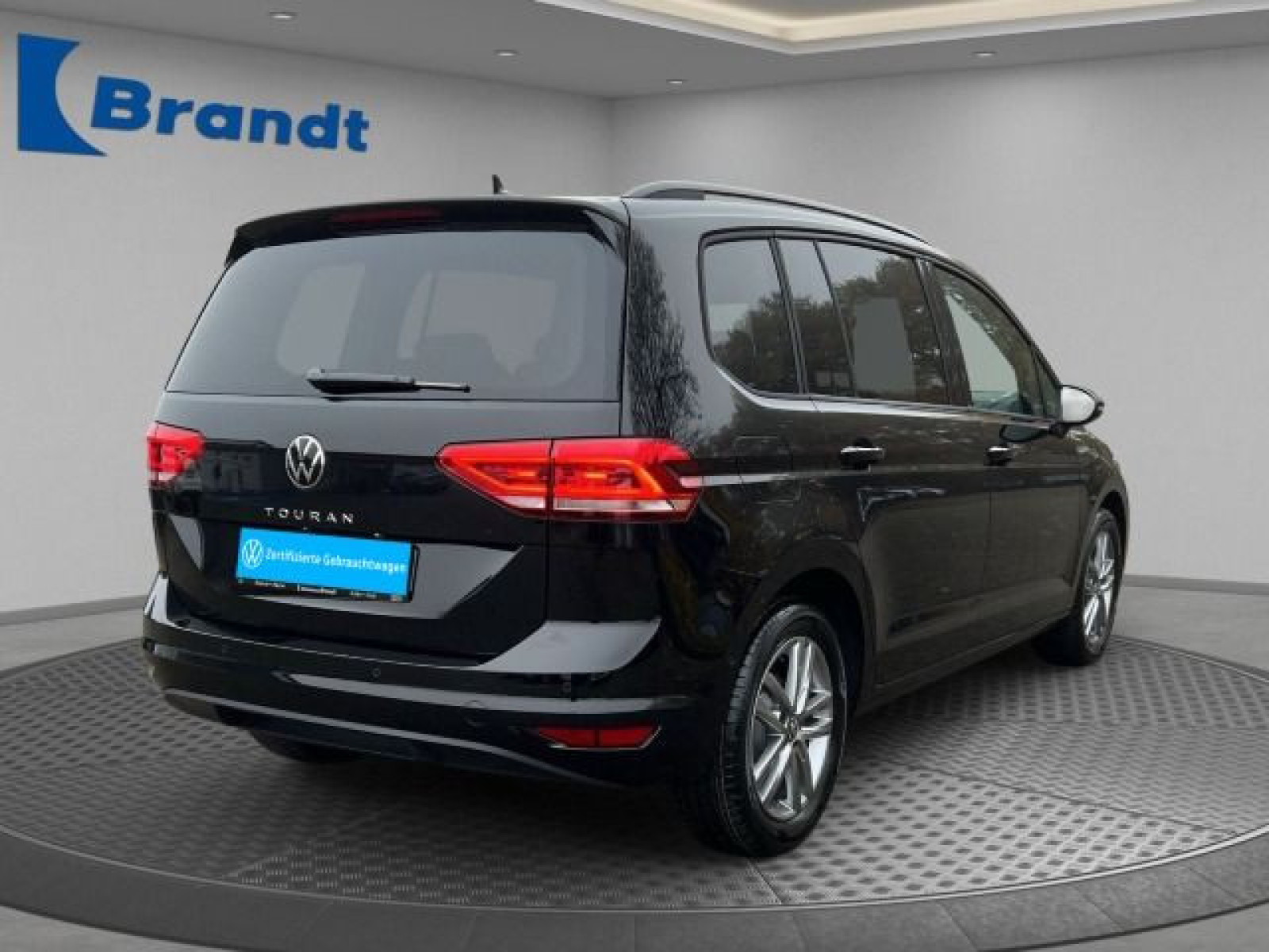 Volkswagen - Touran_3