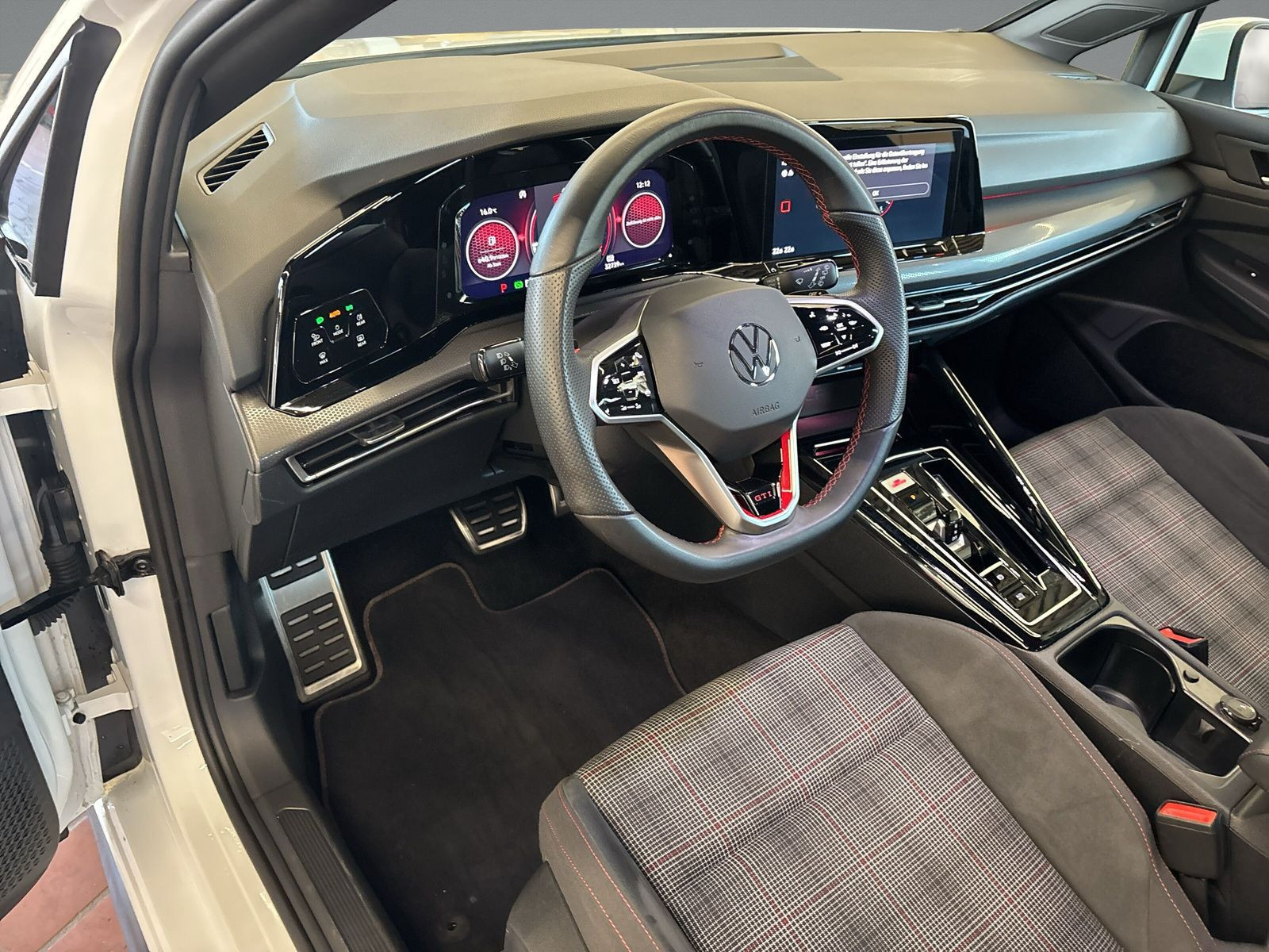 Volkswagen - Golf GTI_8