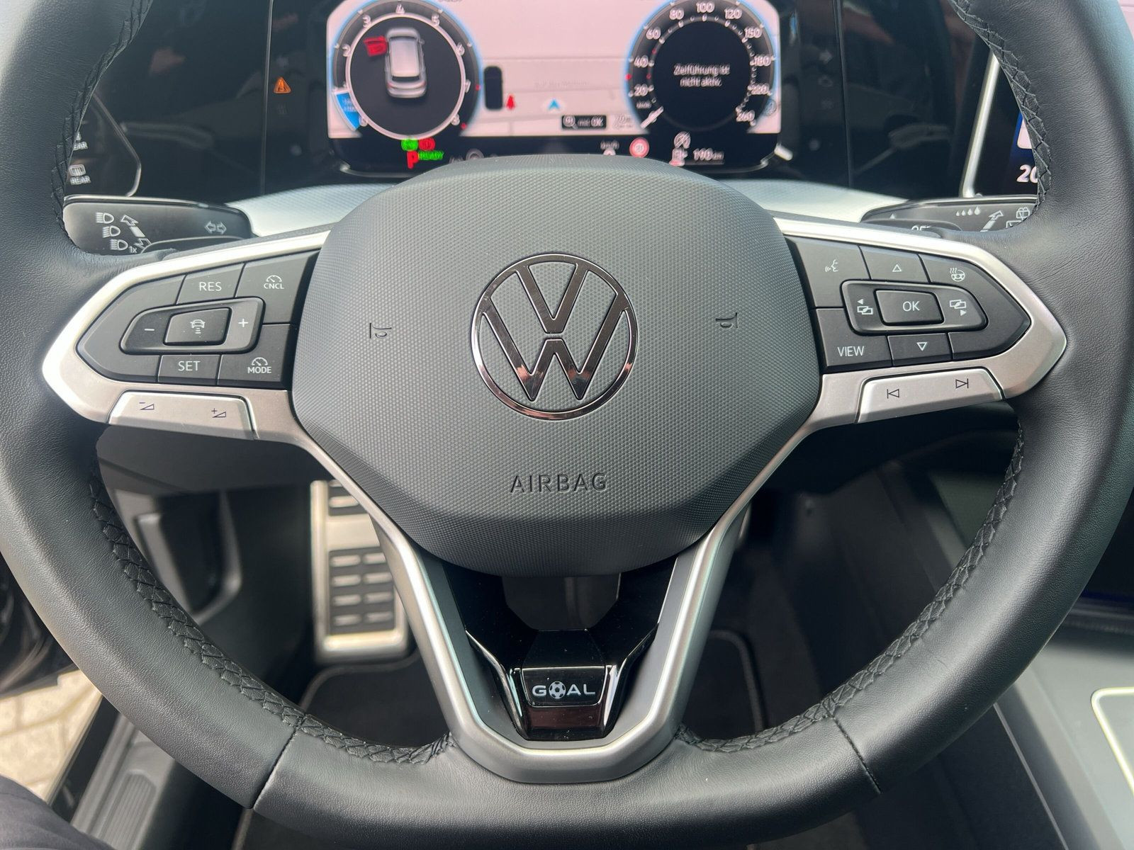 Volkswagen - Golf_23