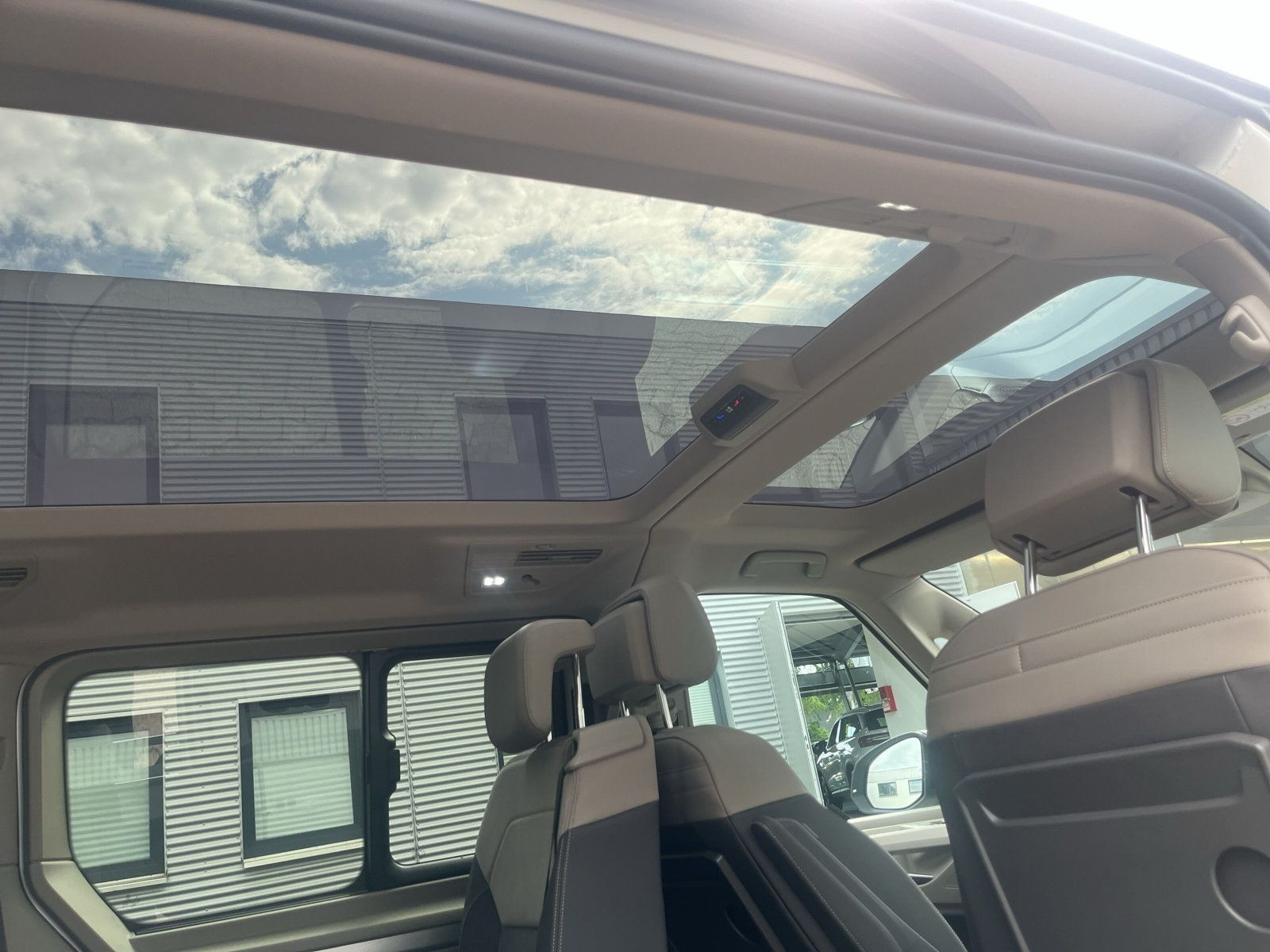 Volkswagen - Multivan_22