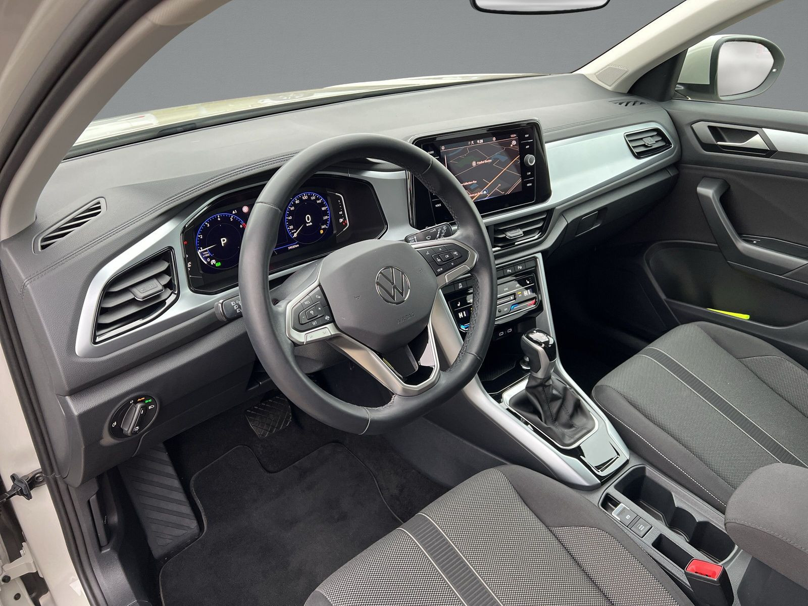 Volkswagen - T-Roc_8