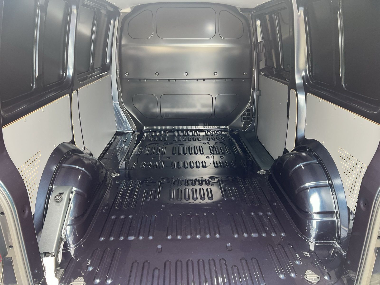 Volkswagen - T6.1 Transporter_11