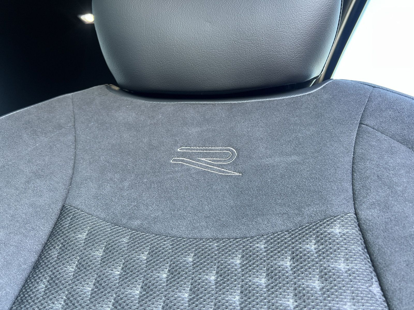 Volkswagen - T-Roc_32