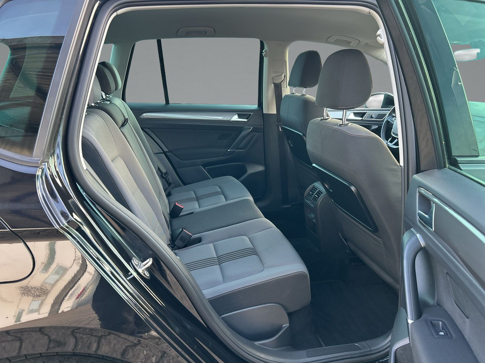 Volkswagen - Golf Sportsvan_12