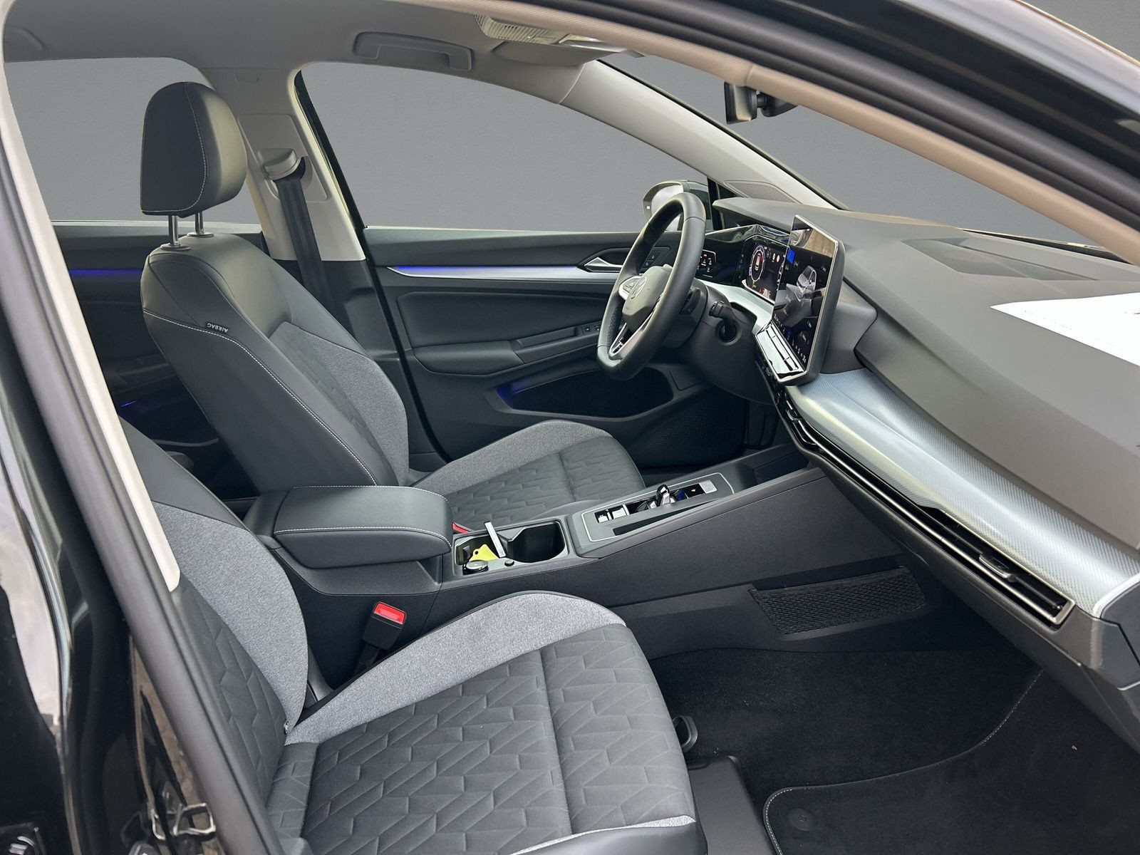 Volkswagen - Golf_12