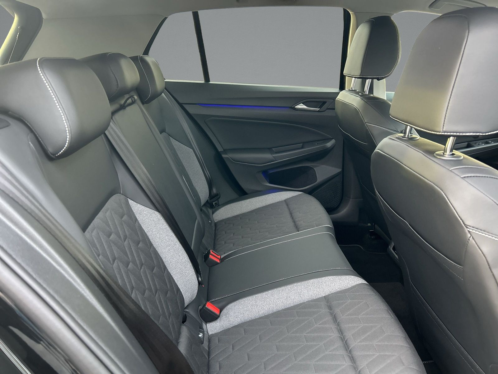 Volkswagen - Golf_13