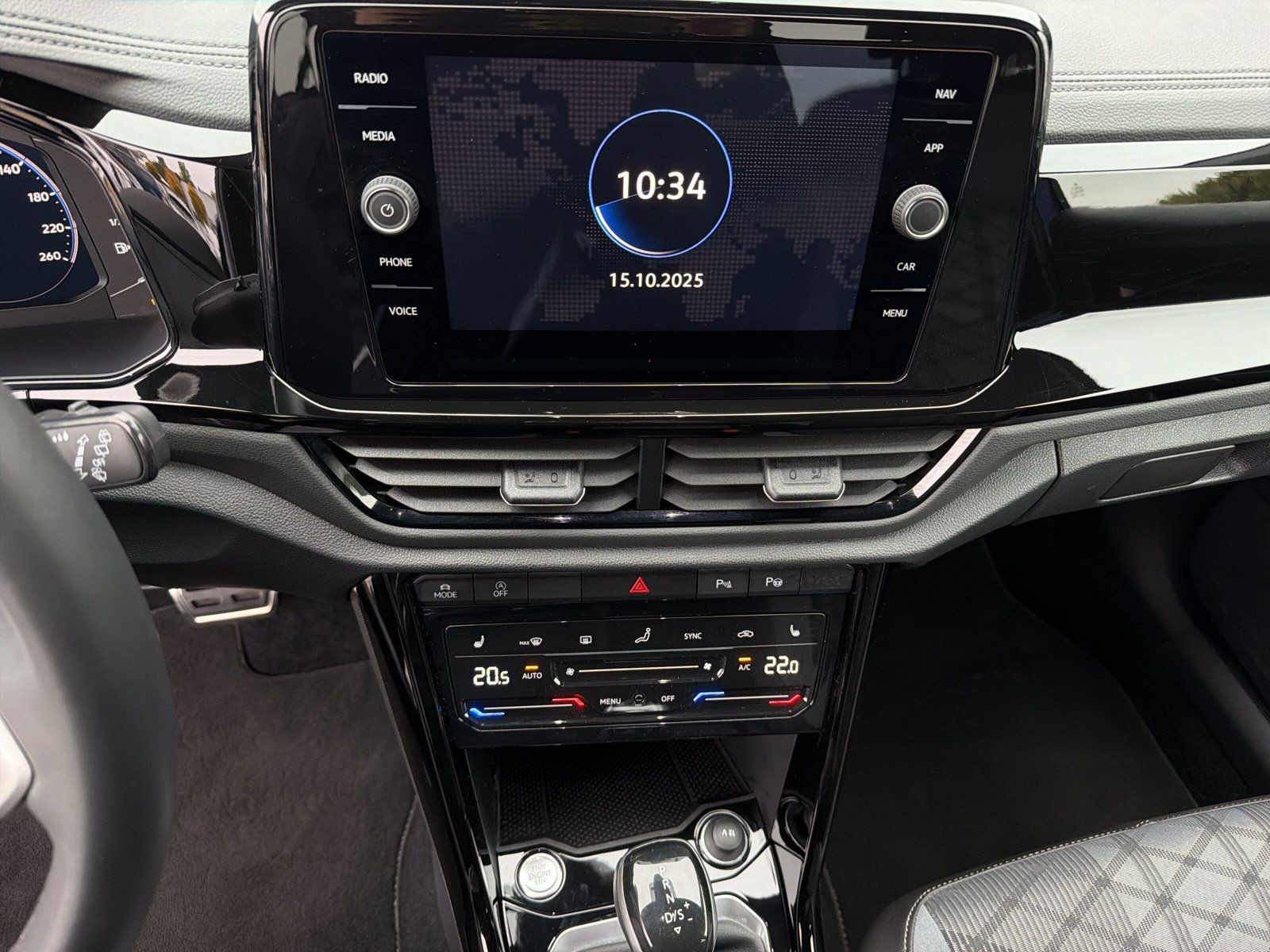 Volkswagen - T-Roc_19