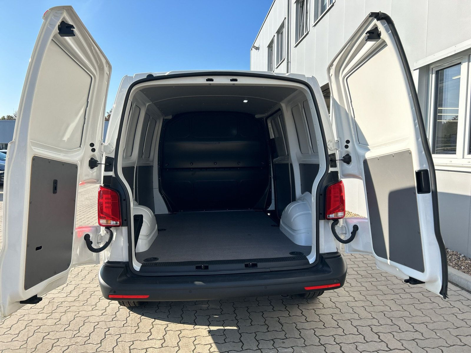 Volkswagen - T6.1 Transporter_9