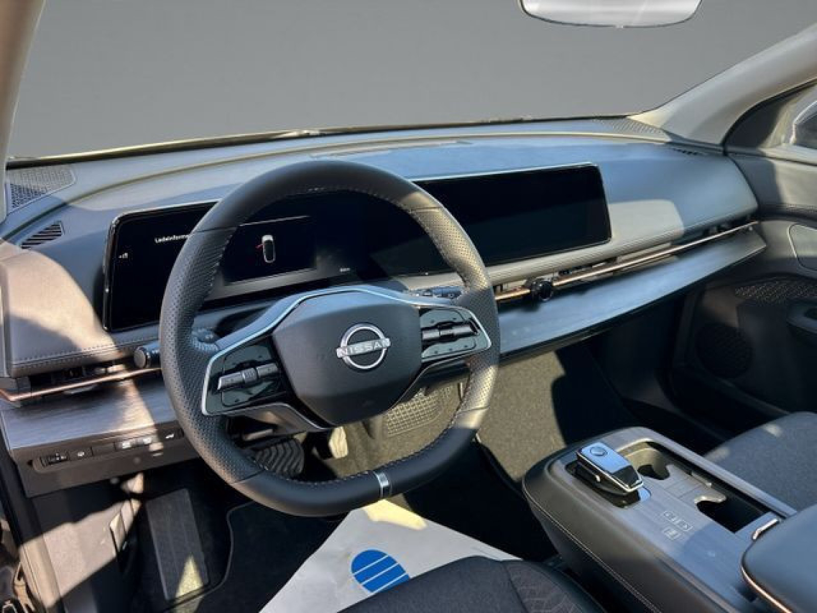 Nissan - Ariya_7