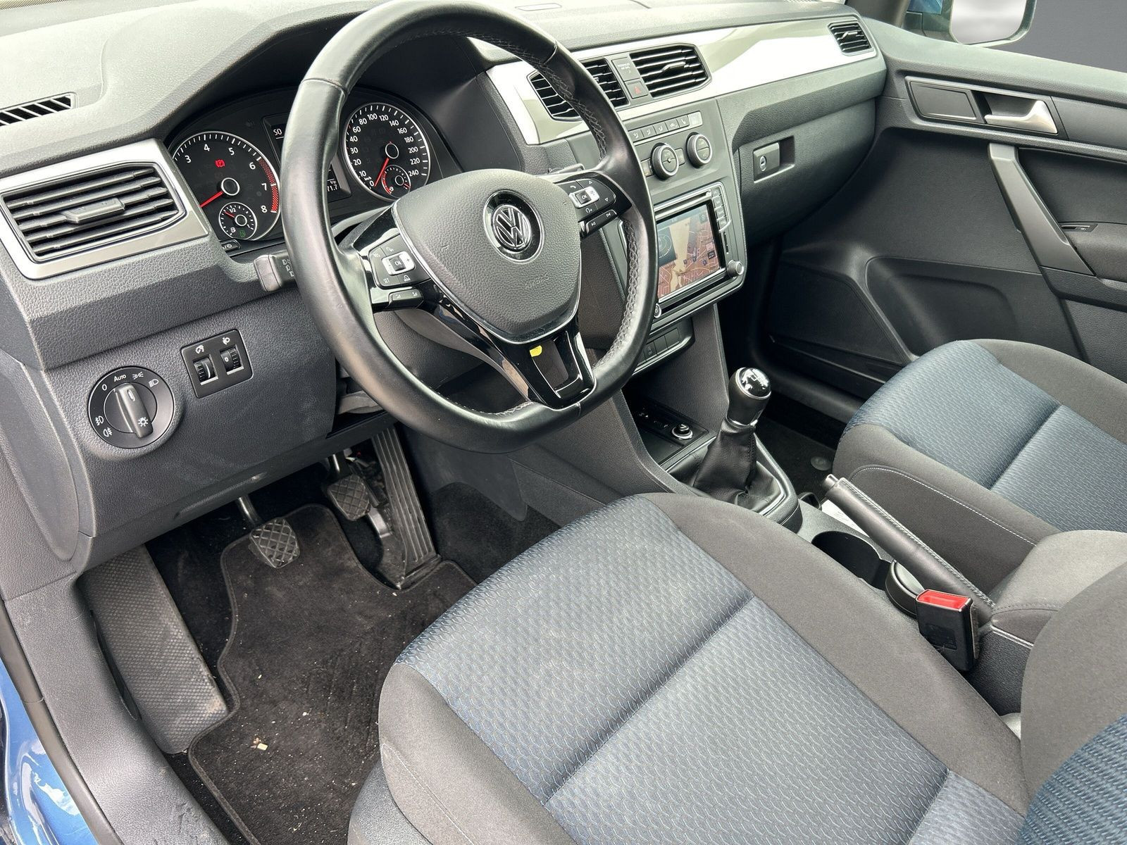 Volkswagen - Caddy_8