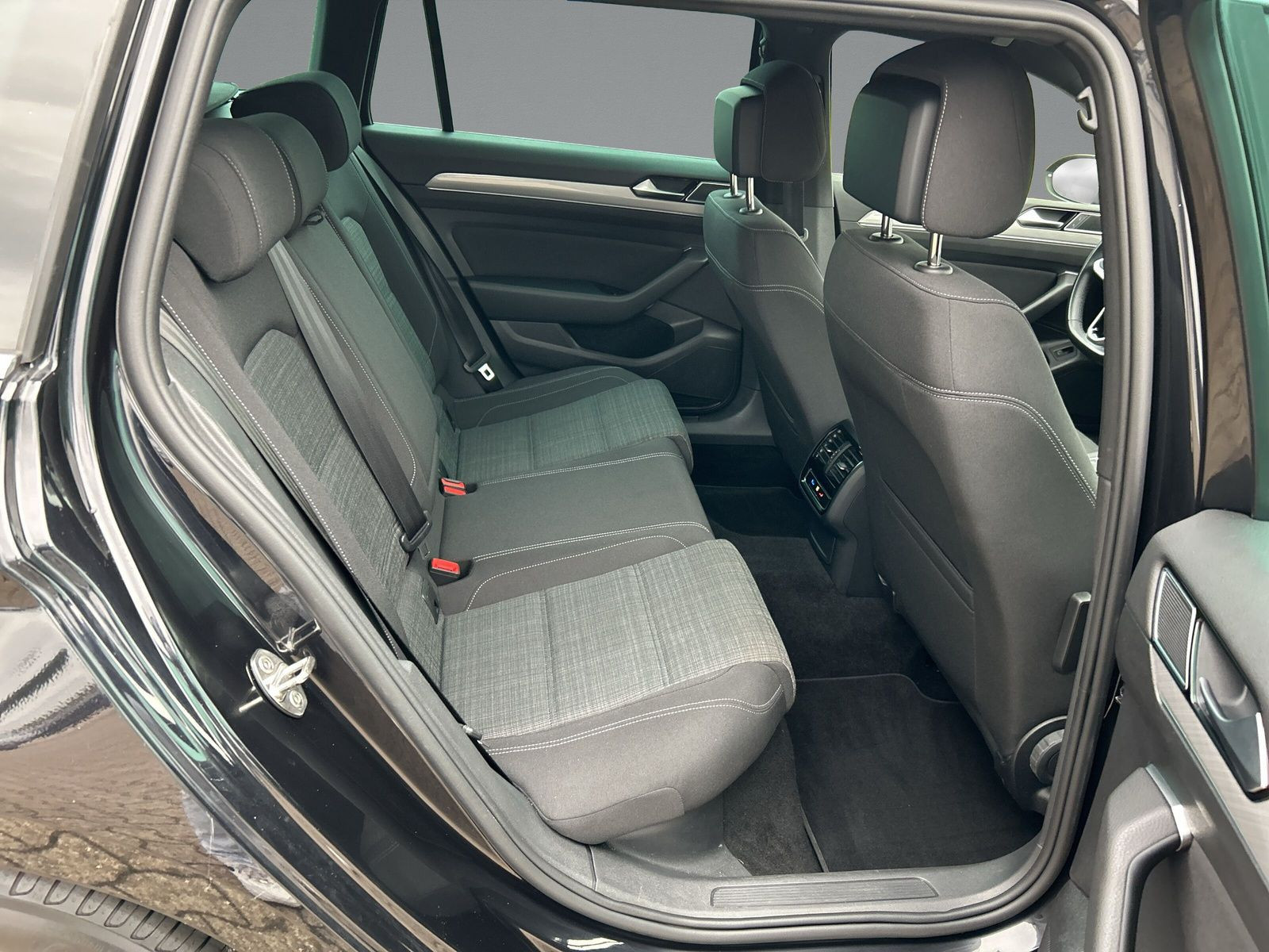 Volkswagen - Passat Variant_13