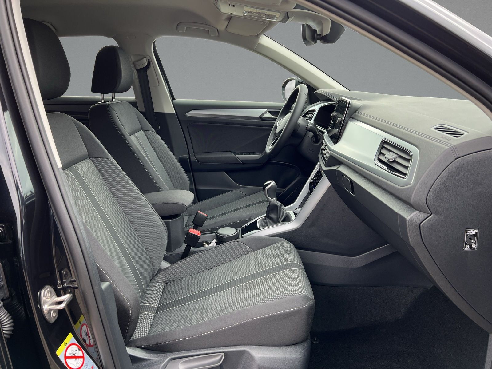 Volkswagen - T-Roc_13