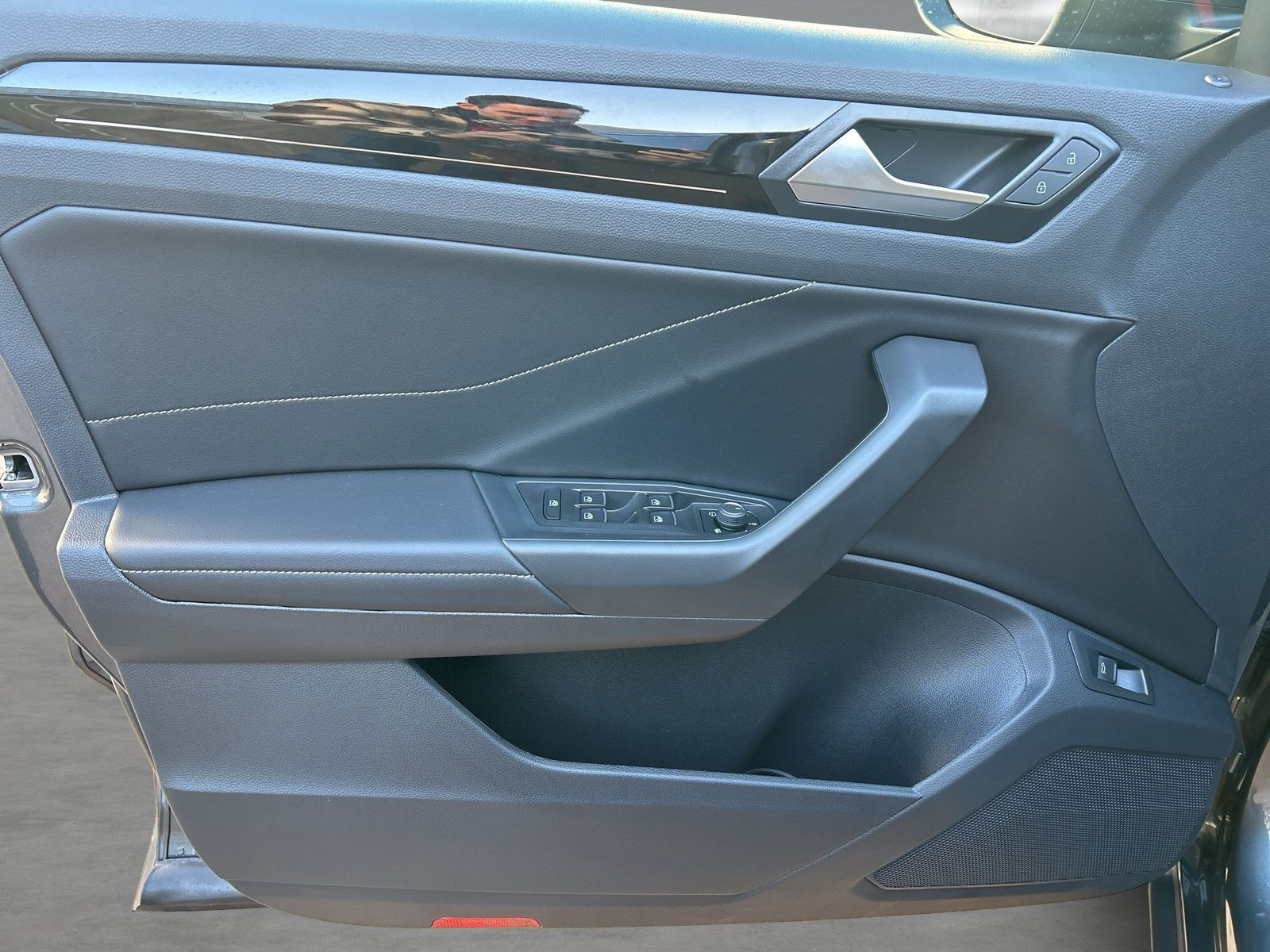 Volkswagen - T-Roc_23