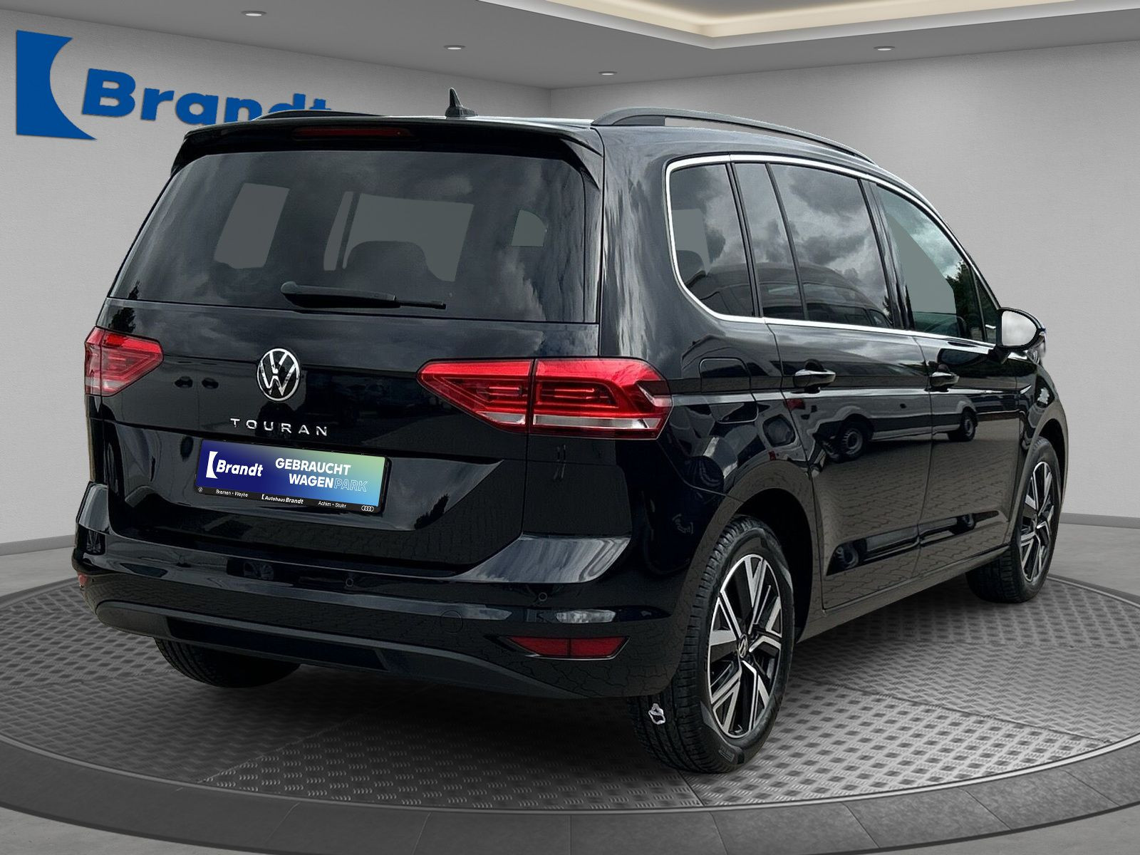 Volkswagen - Touran_4
