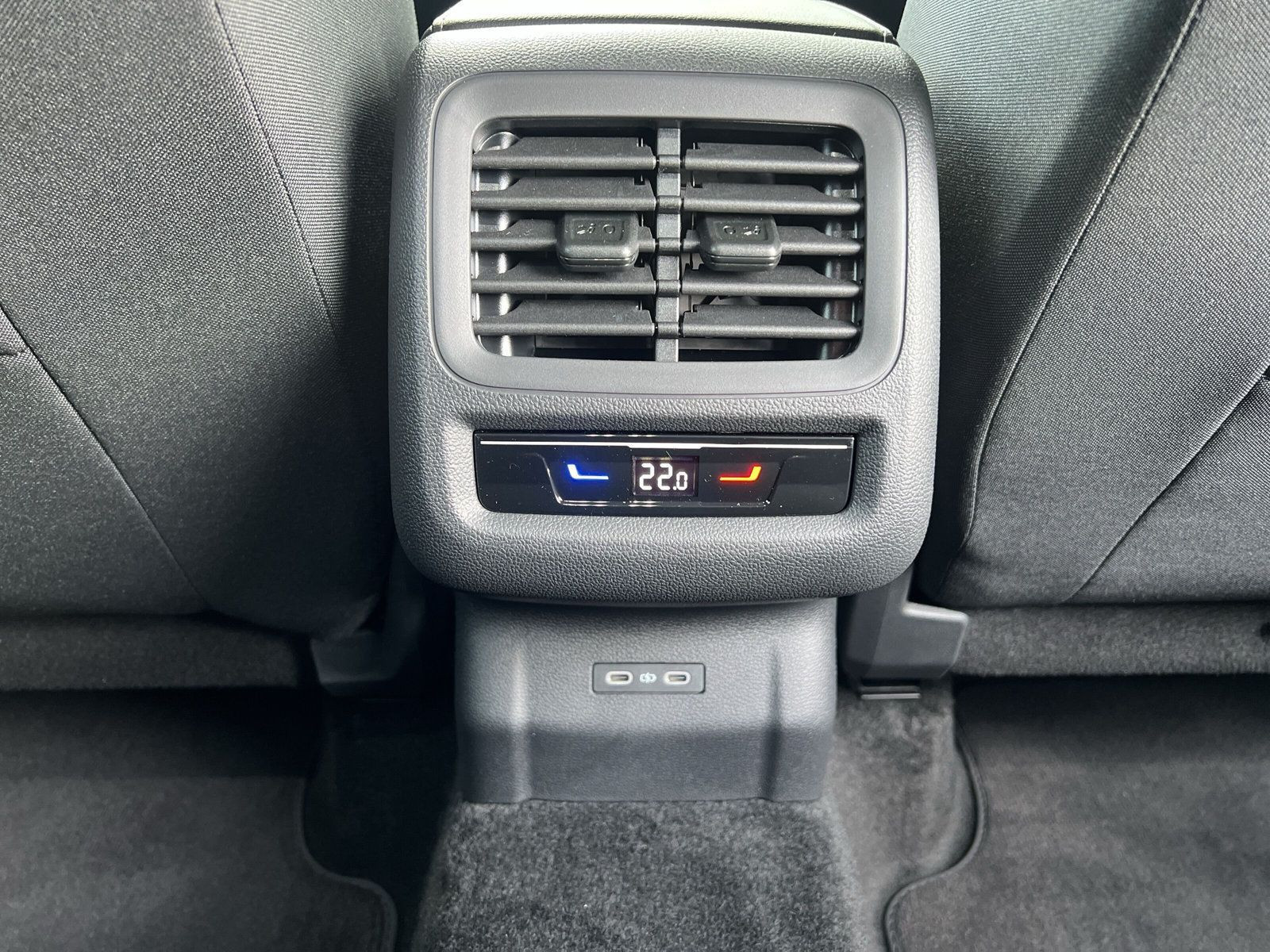 Volkswagen - T-Roc_24