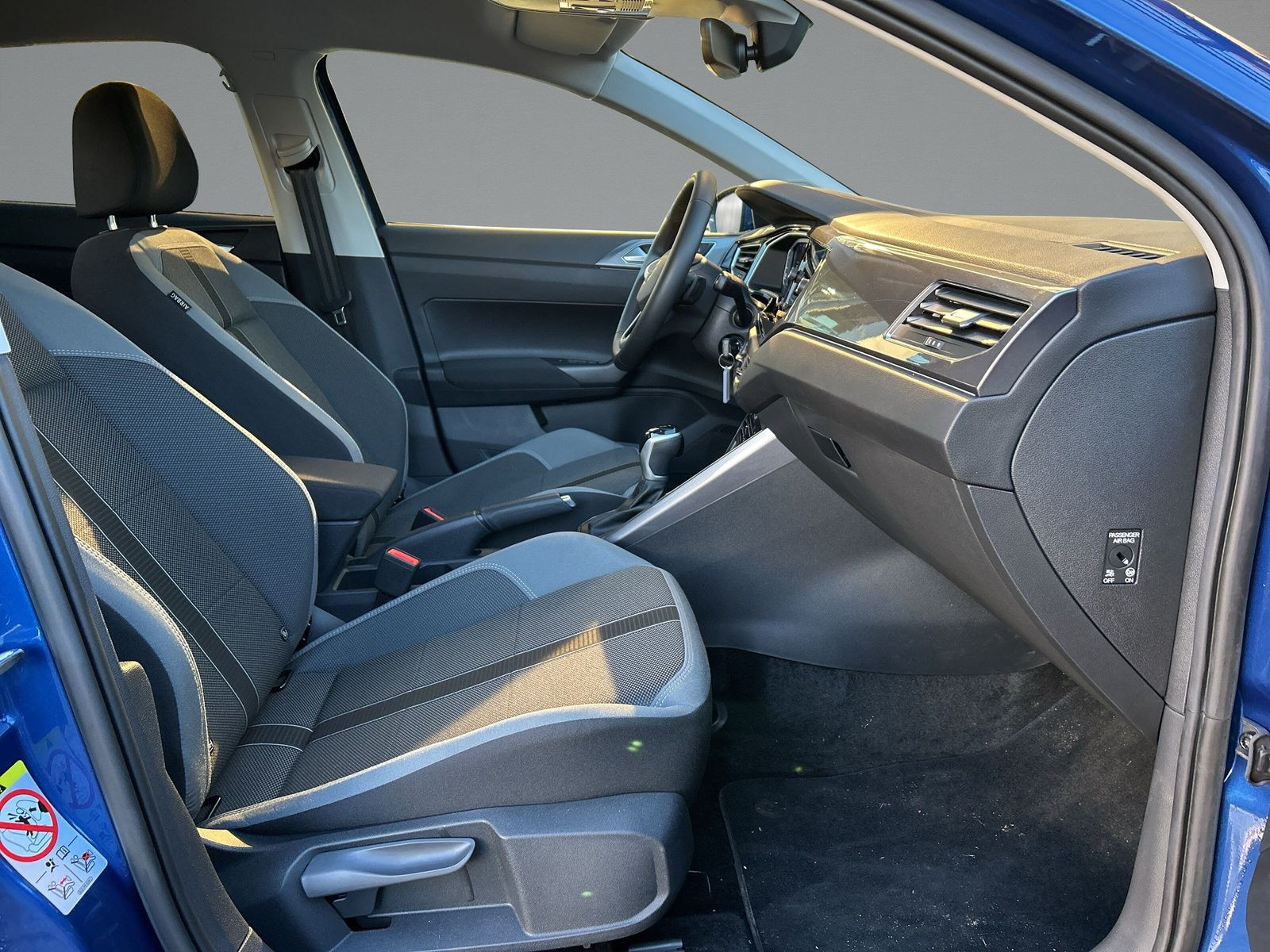 Volkswagen - Polo_12