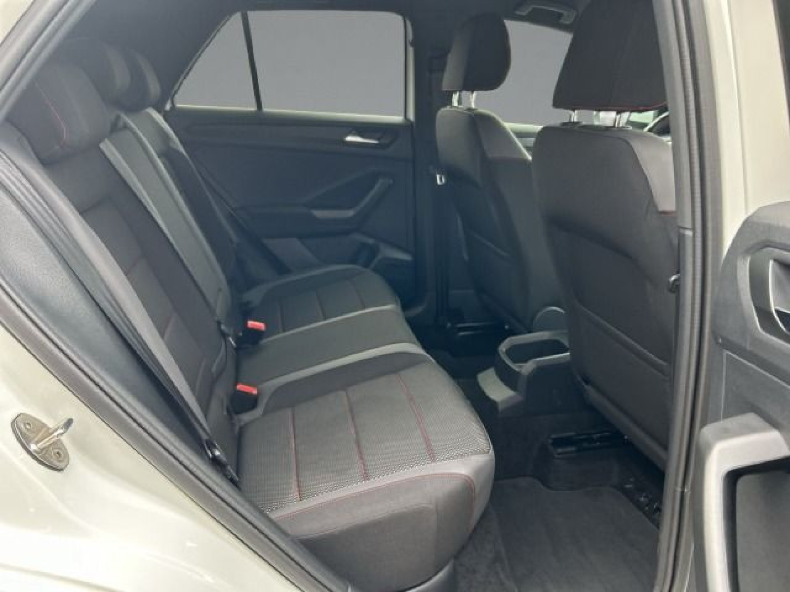 Volkswagen - T-Roc_13