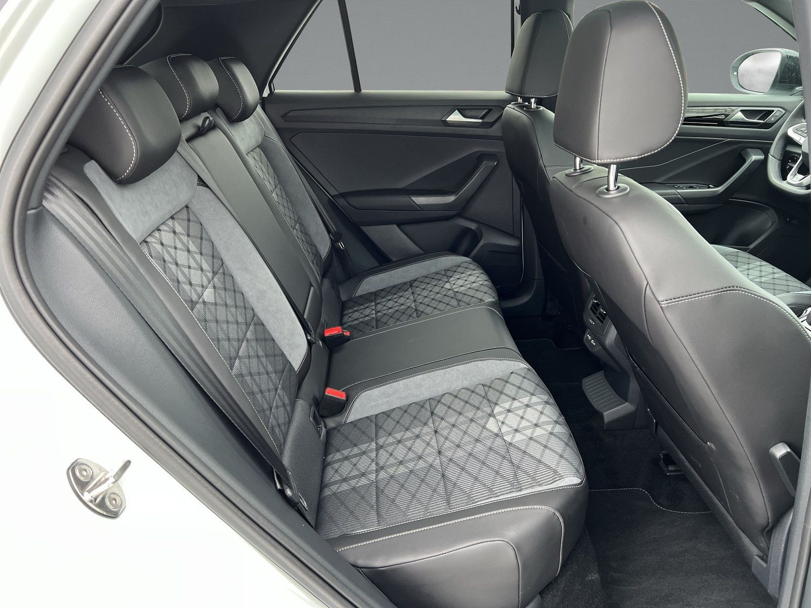 Volkswagen - T-Roc_14