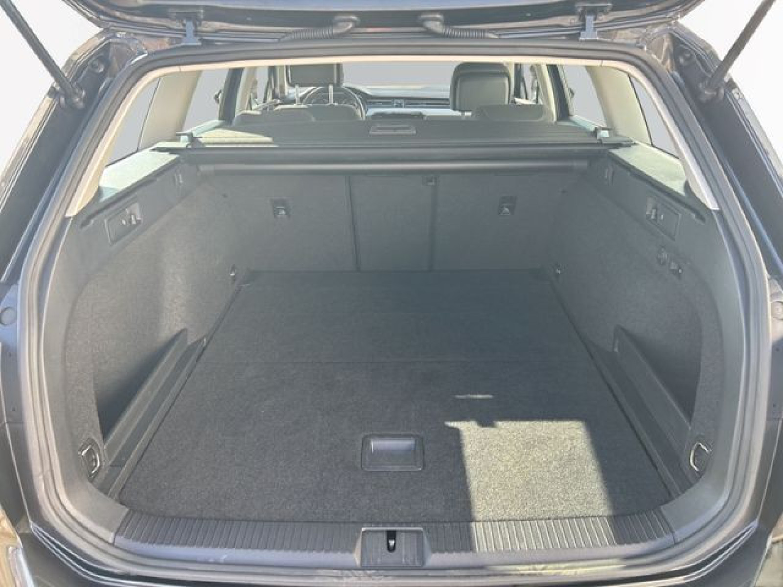 Volkswagen - Passat Variant_11