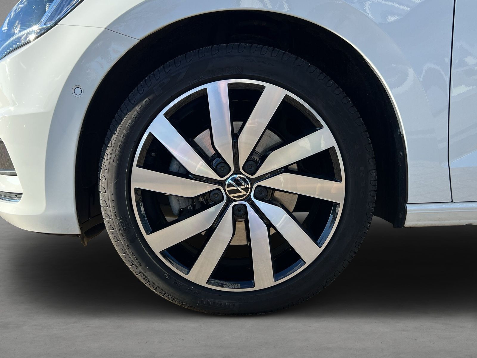 Volkswagen - Touran_6