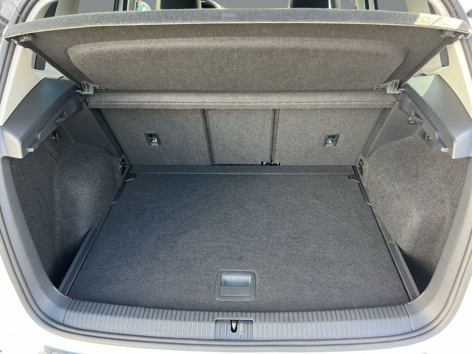 Volkswagen - Golf Sportsvan_11 Volkswagen - Golf Sportsvan_11