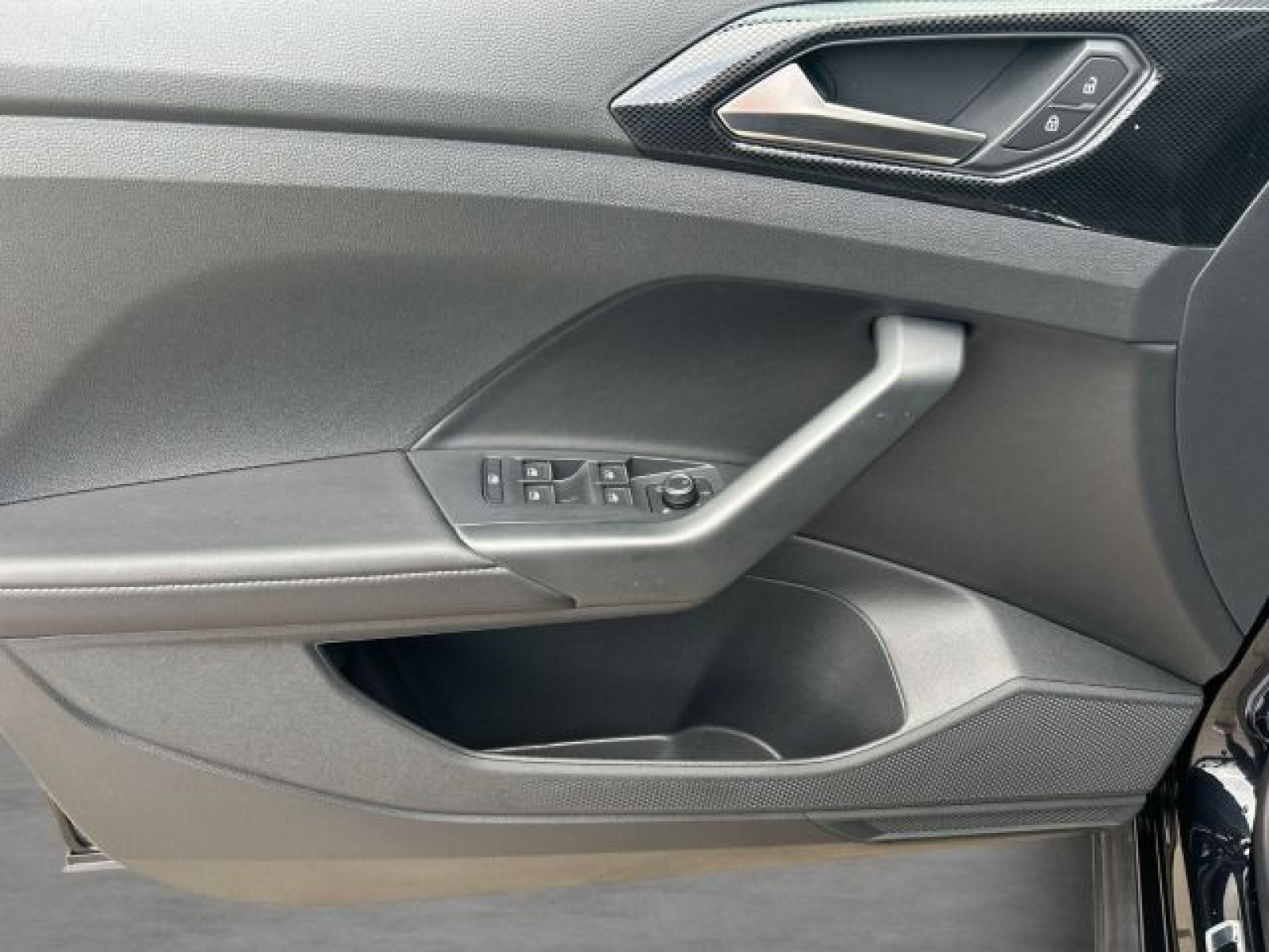 Volkswagen - T-Cross_21