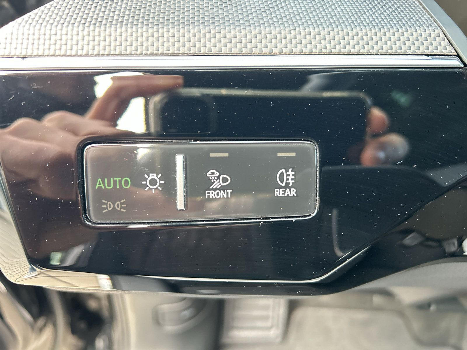 Audi - Q8 Sportback e-tron_31