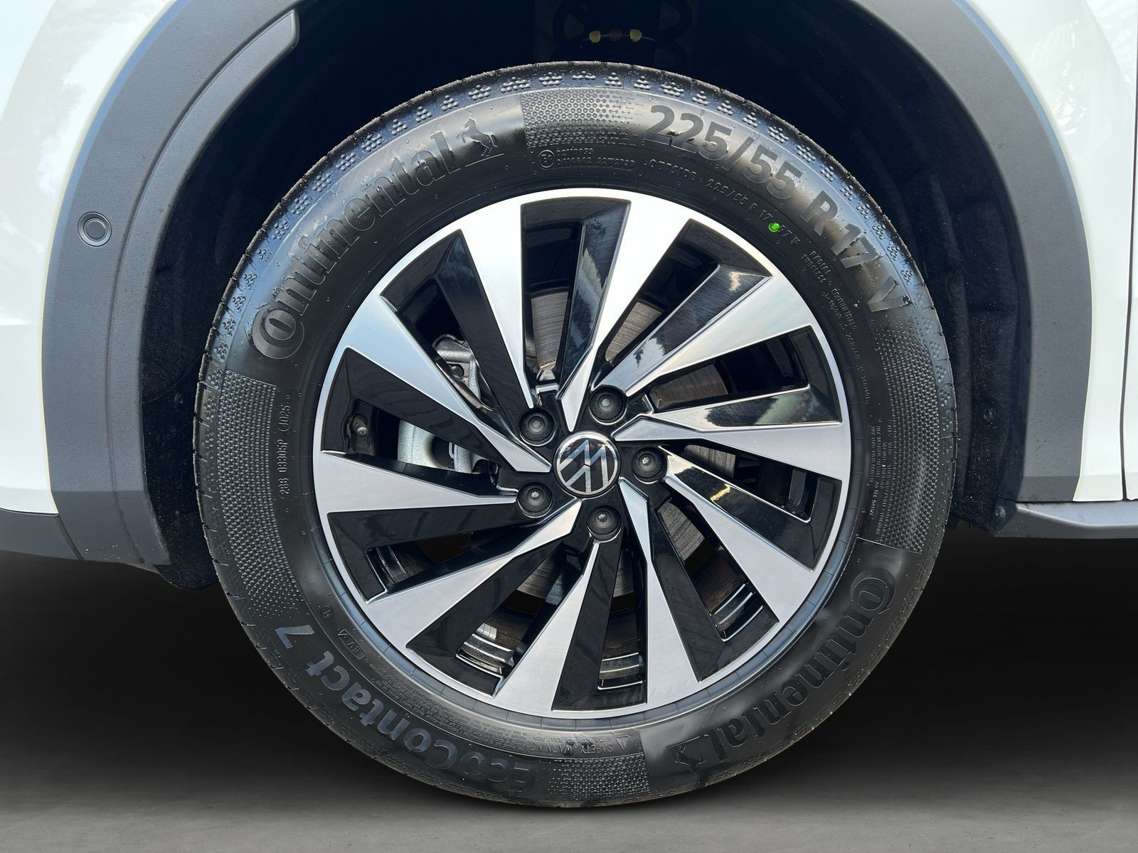 Volkswagen - T-Roc_6