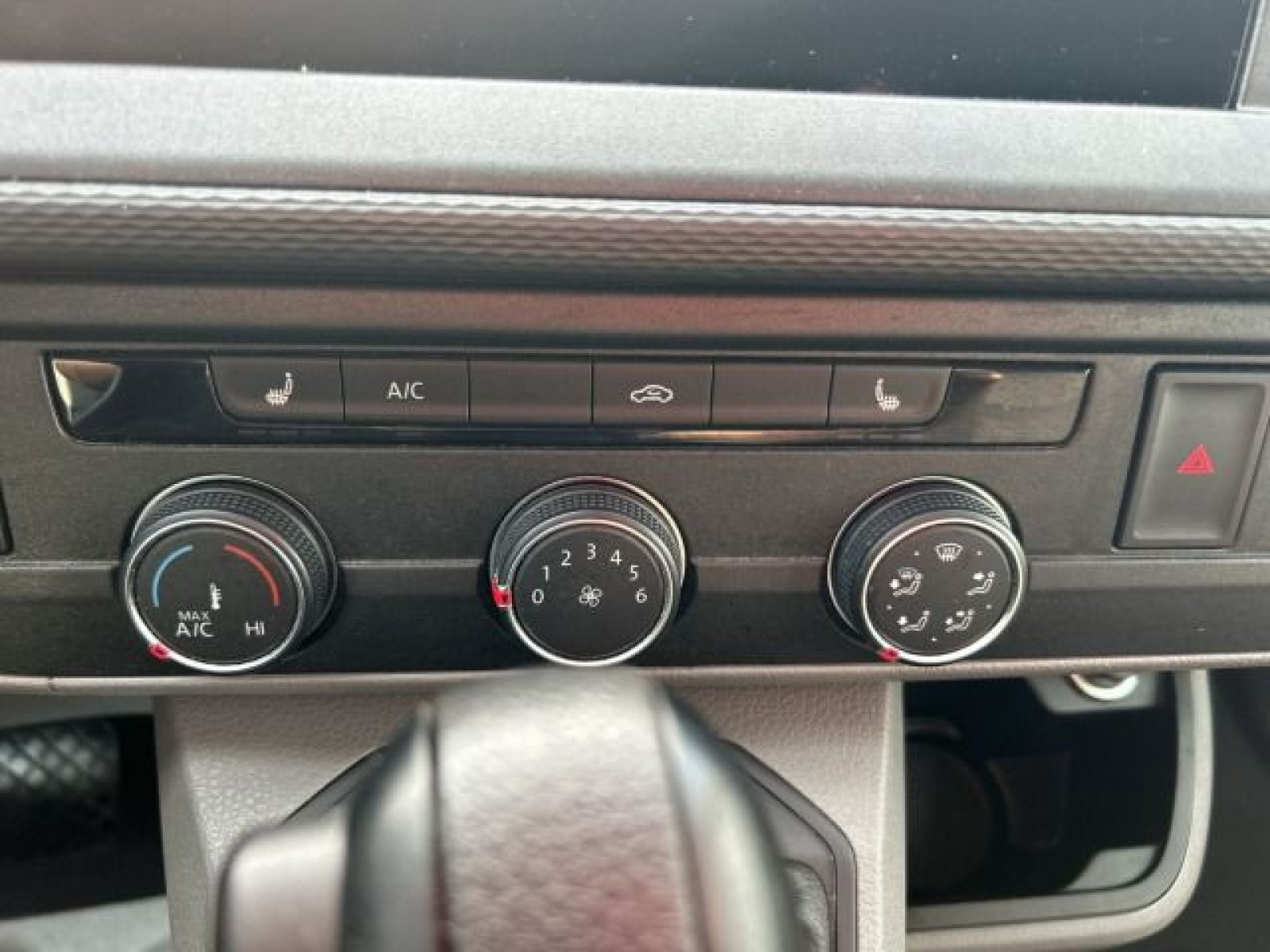 Volkswagen - T6.1 Transporter_15