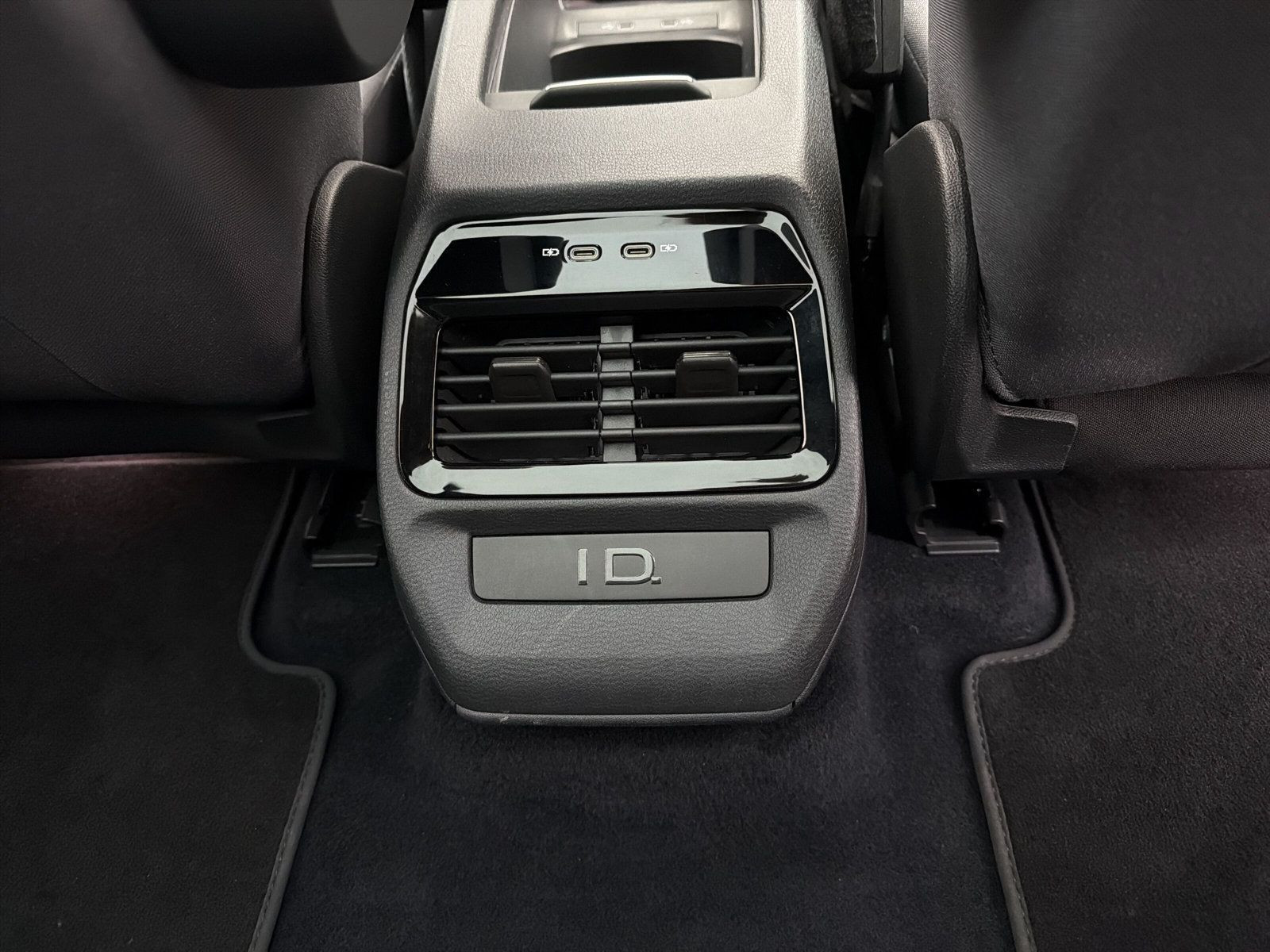 Volkswagen - ID.4_32