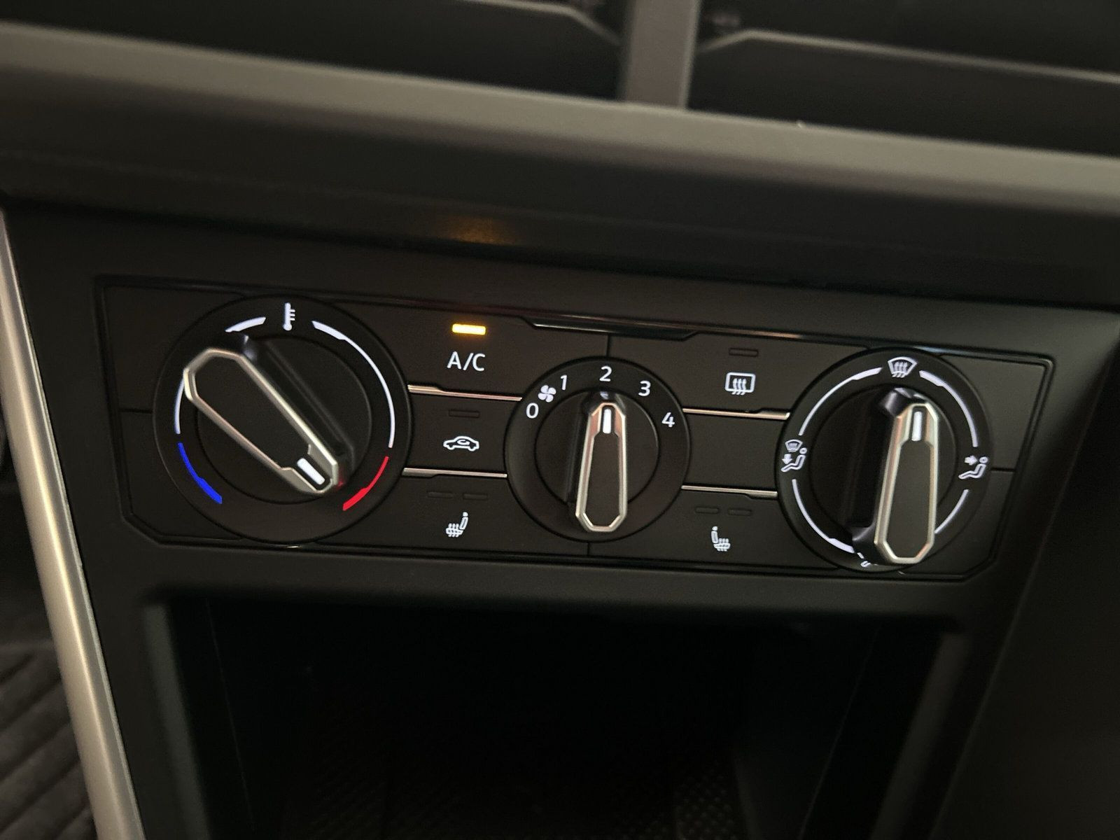 Volkswagen - Polo_19