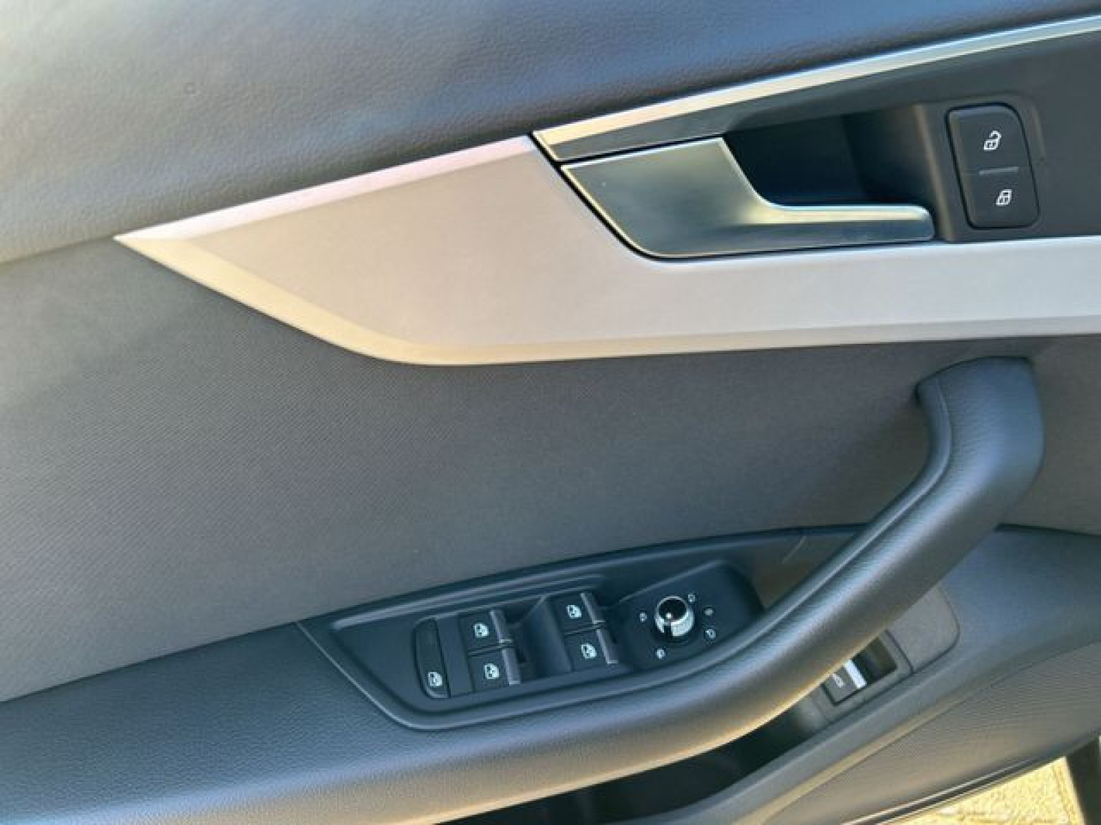 Audi - A4 Limousine_21