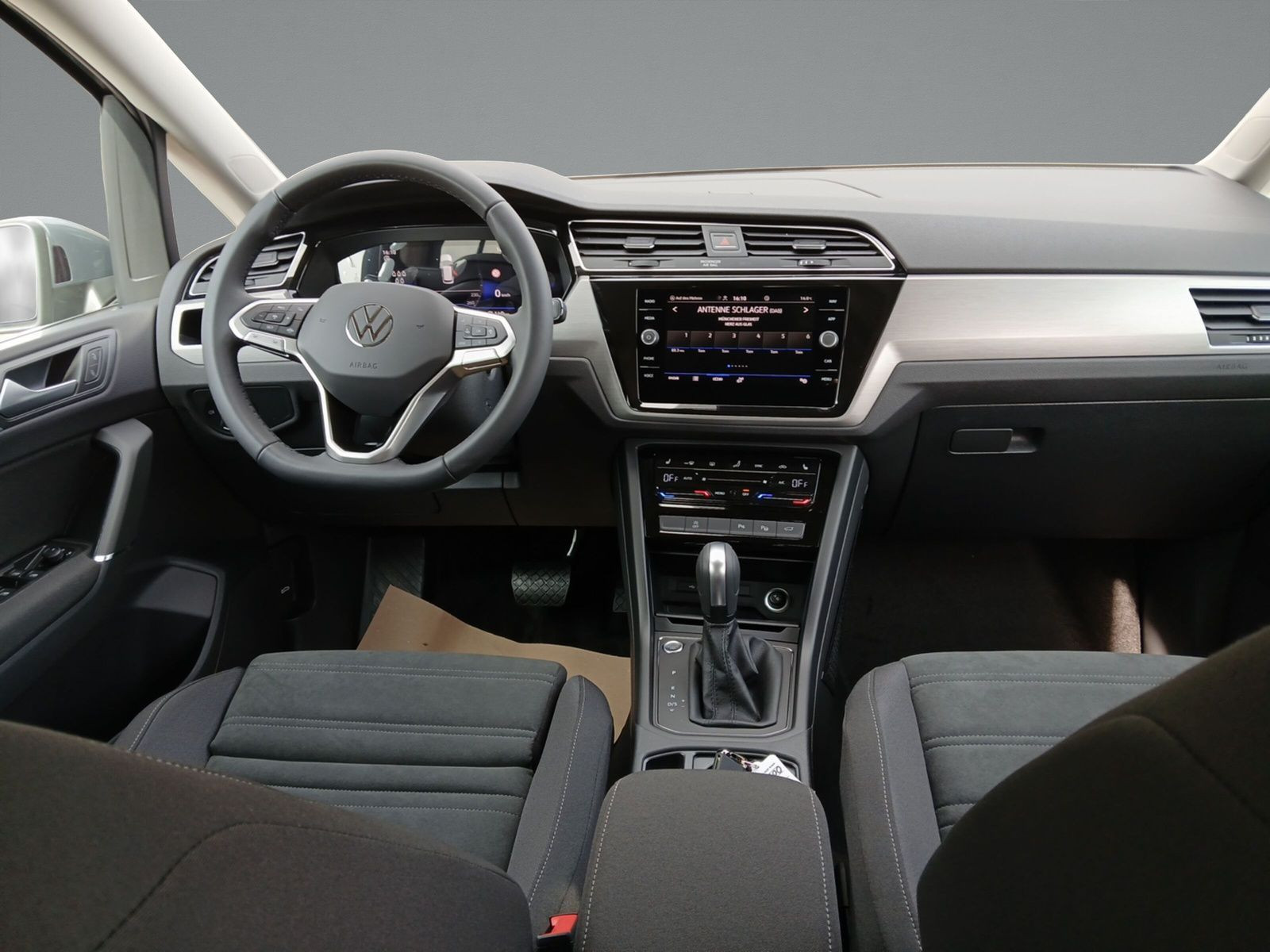 Volkswagen - Touran_9