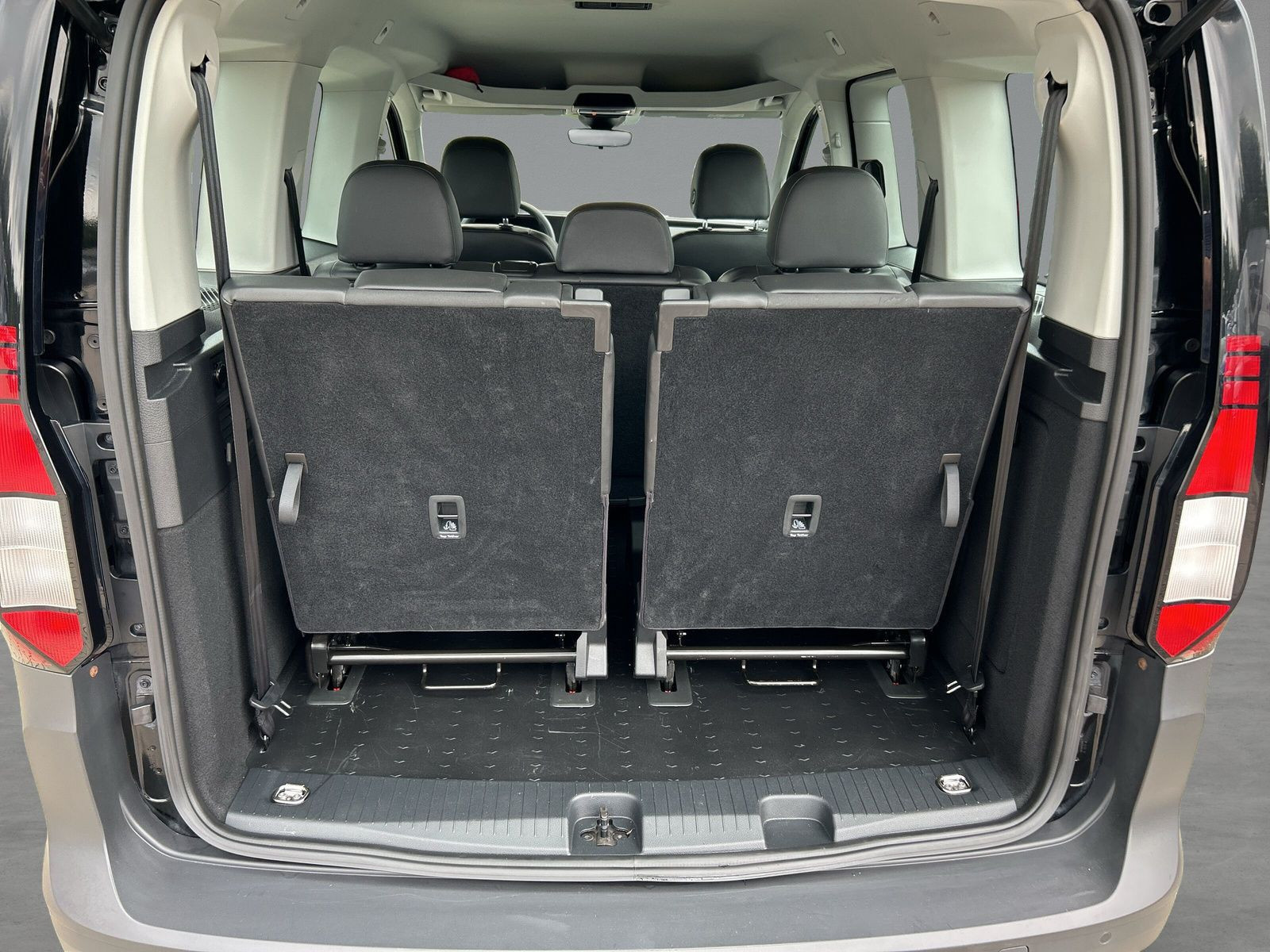 Volkswagen - Caddy Kombi_11
