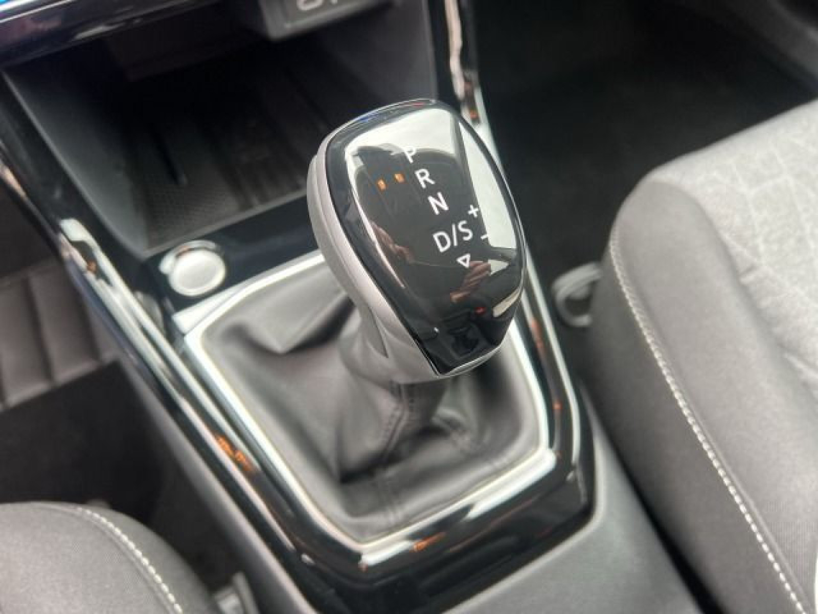 Volkswagen - T-Cross_16