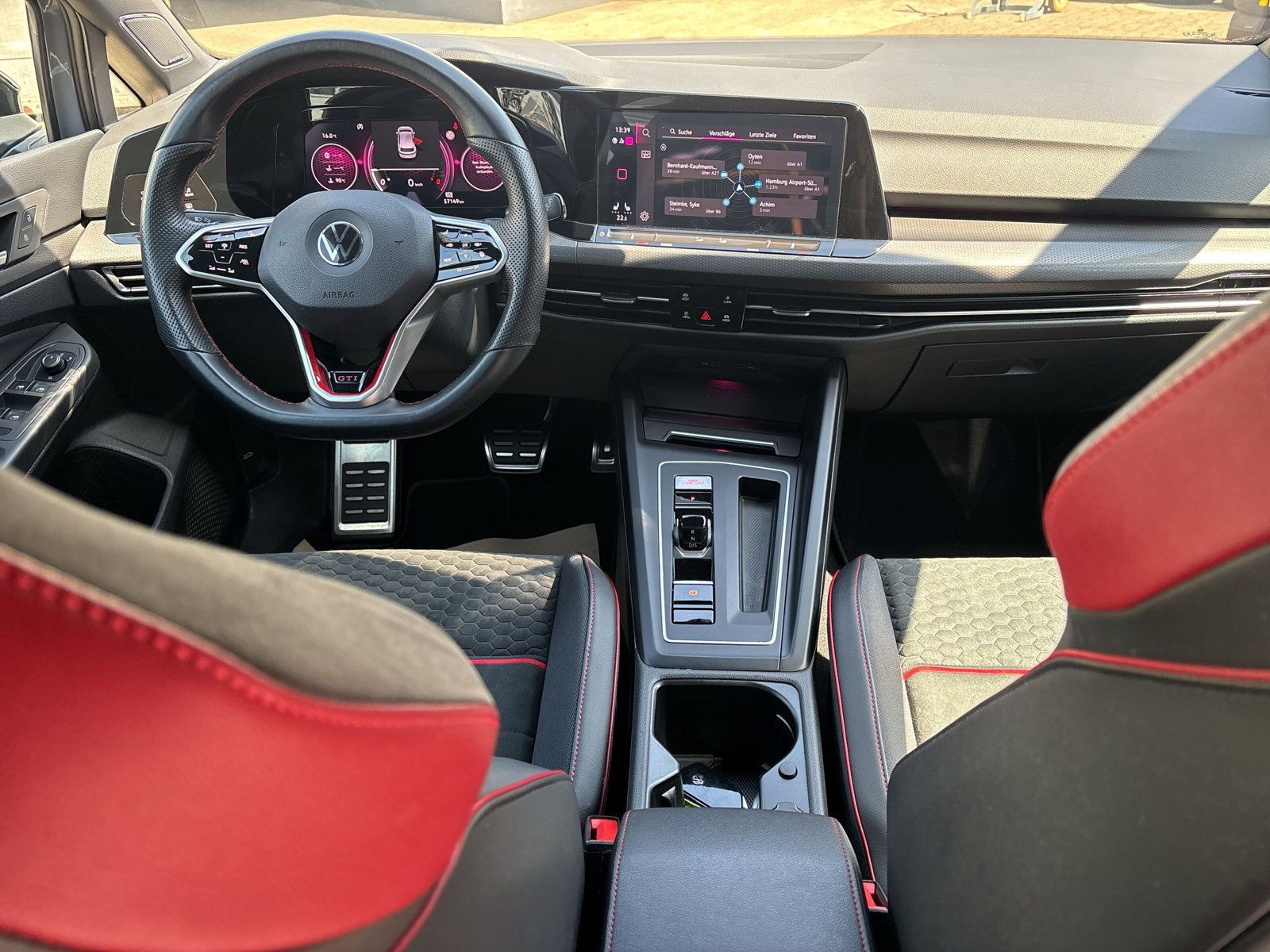 Volkswagen - Golf GTI_23