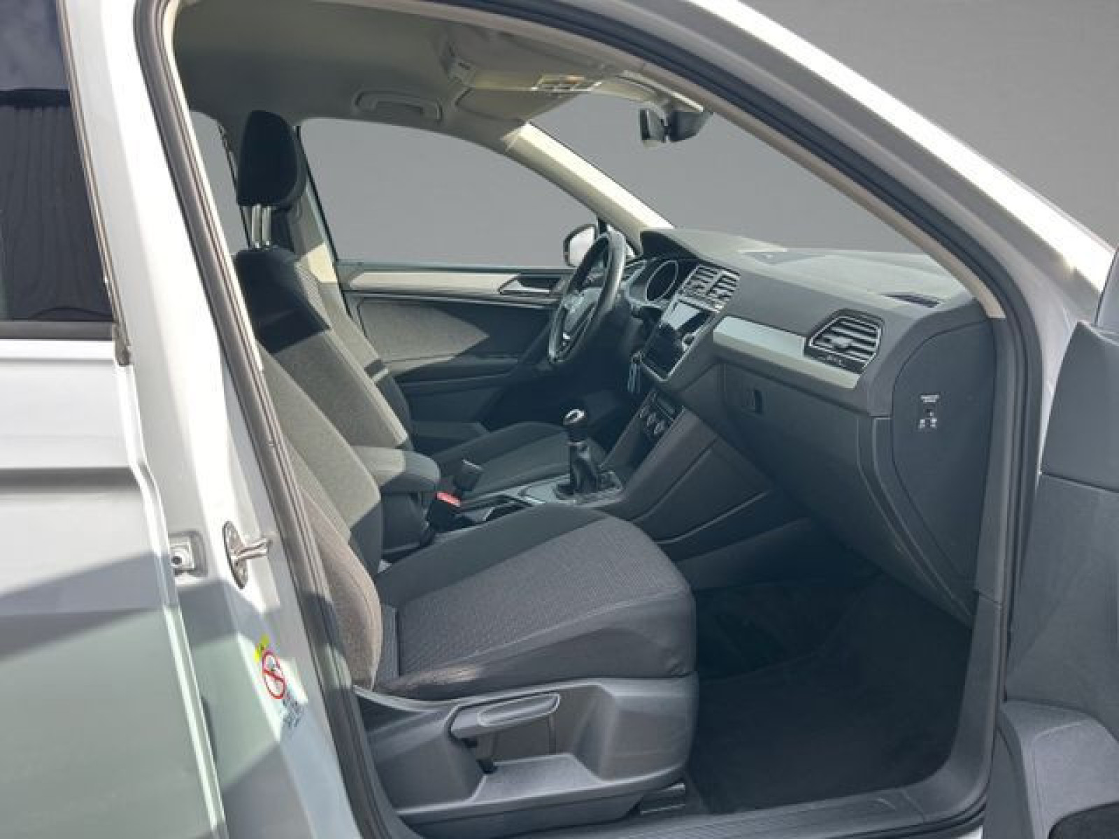 Volkswagen - Tiguan_12