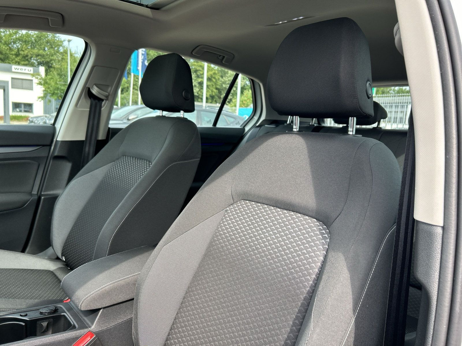 Volkswagen - Golf_22