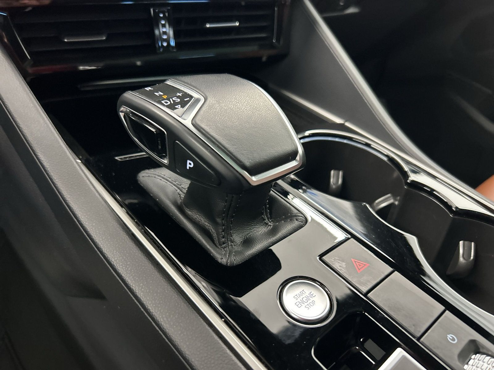 Volkswagen - Touareg_15