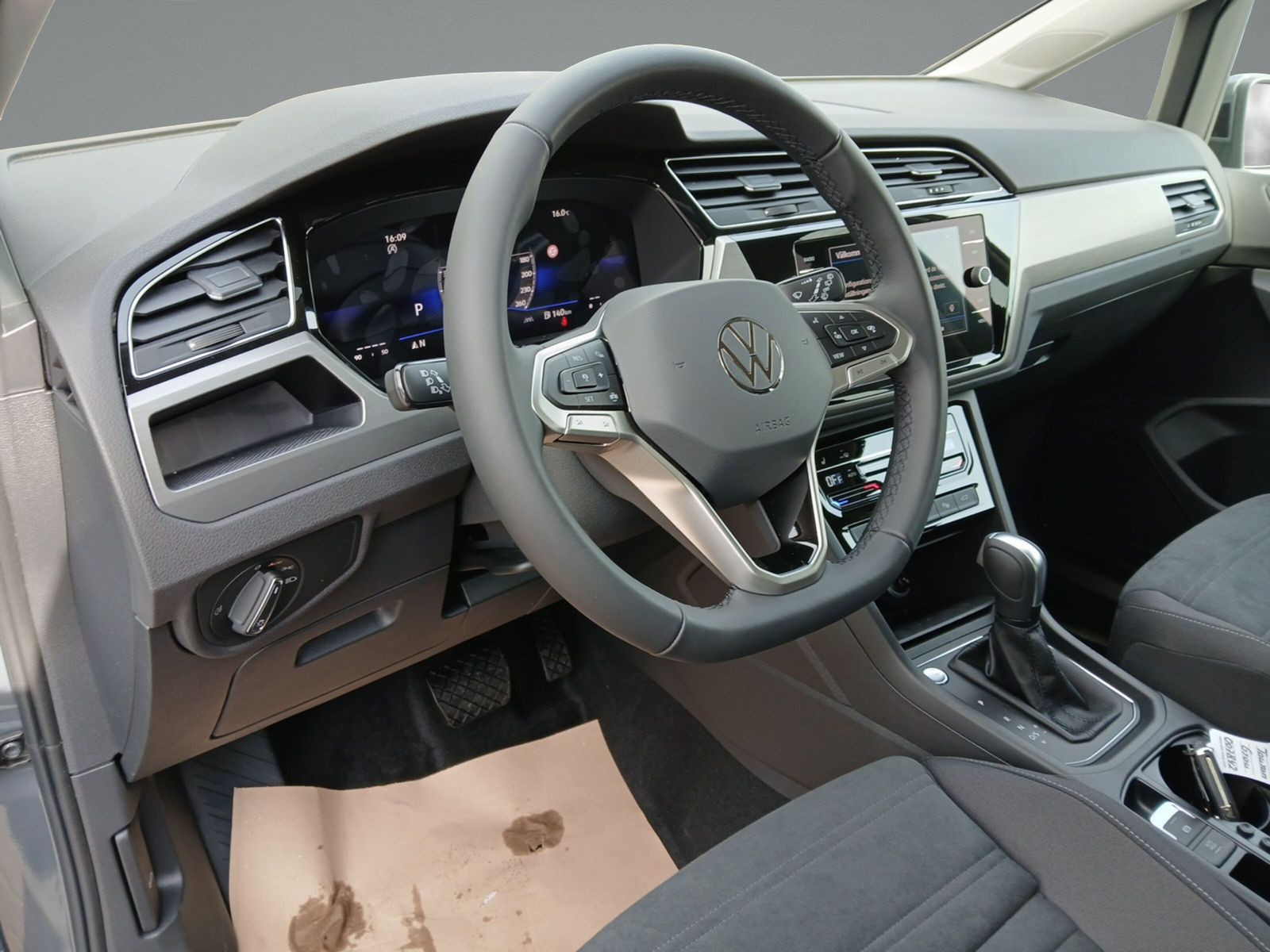 Volkswagen - Touran_7