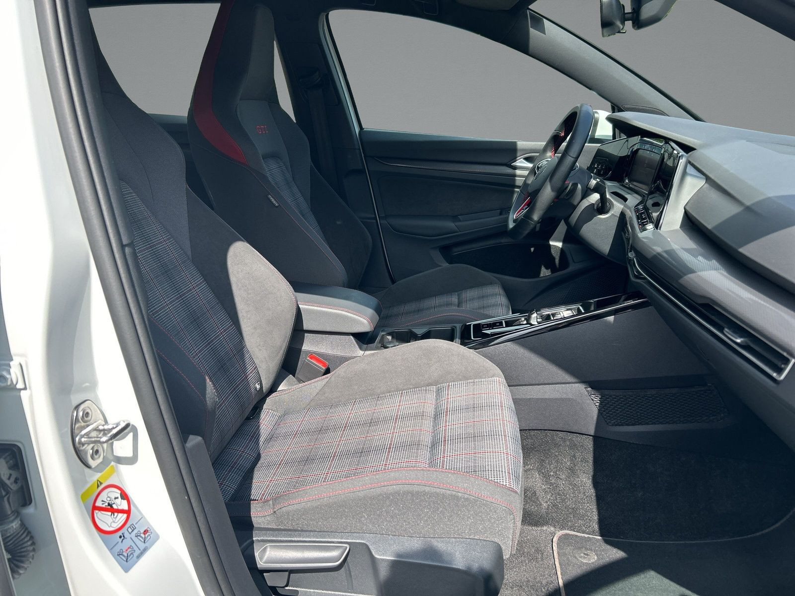 Volkswagen - Golf GTI_12